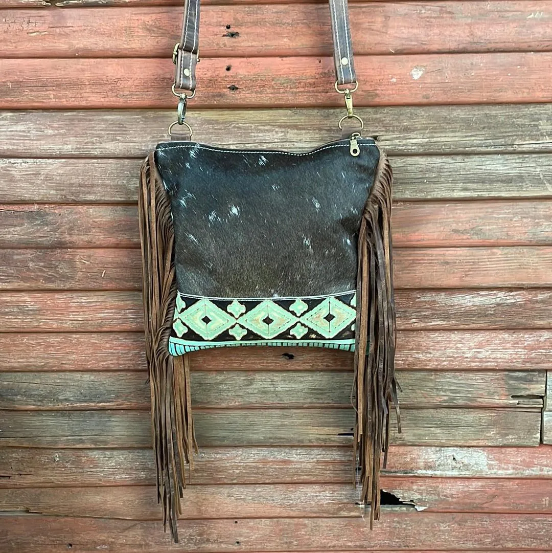 004 Shania - Chocolate & White w/ Sage Navajo