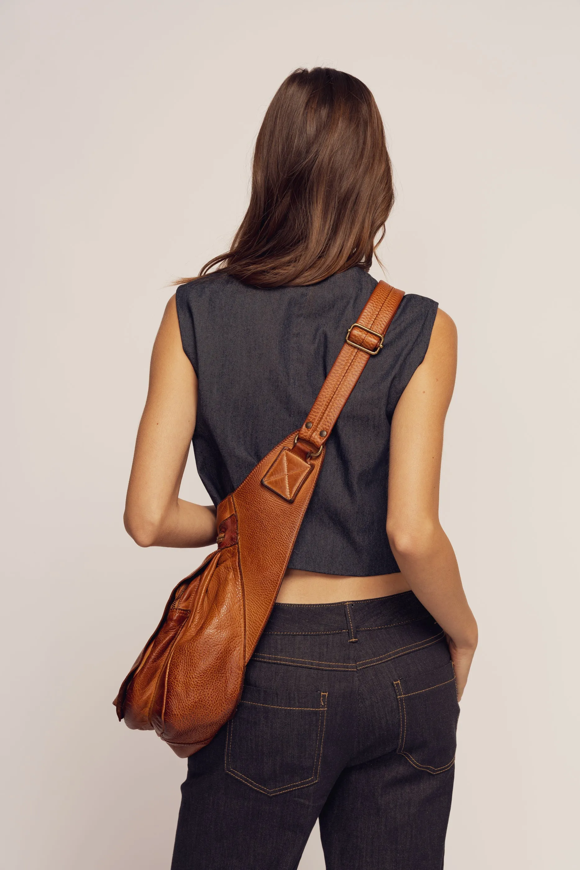 BAYSIDE84 Crossbody Saddle Bag - Cognac