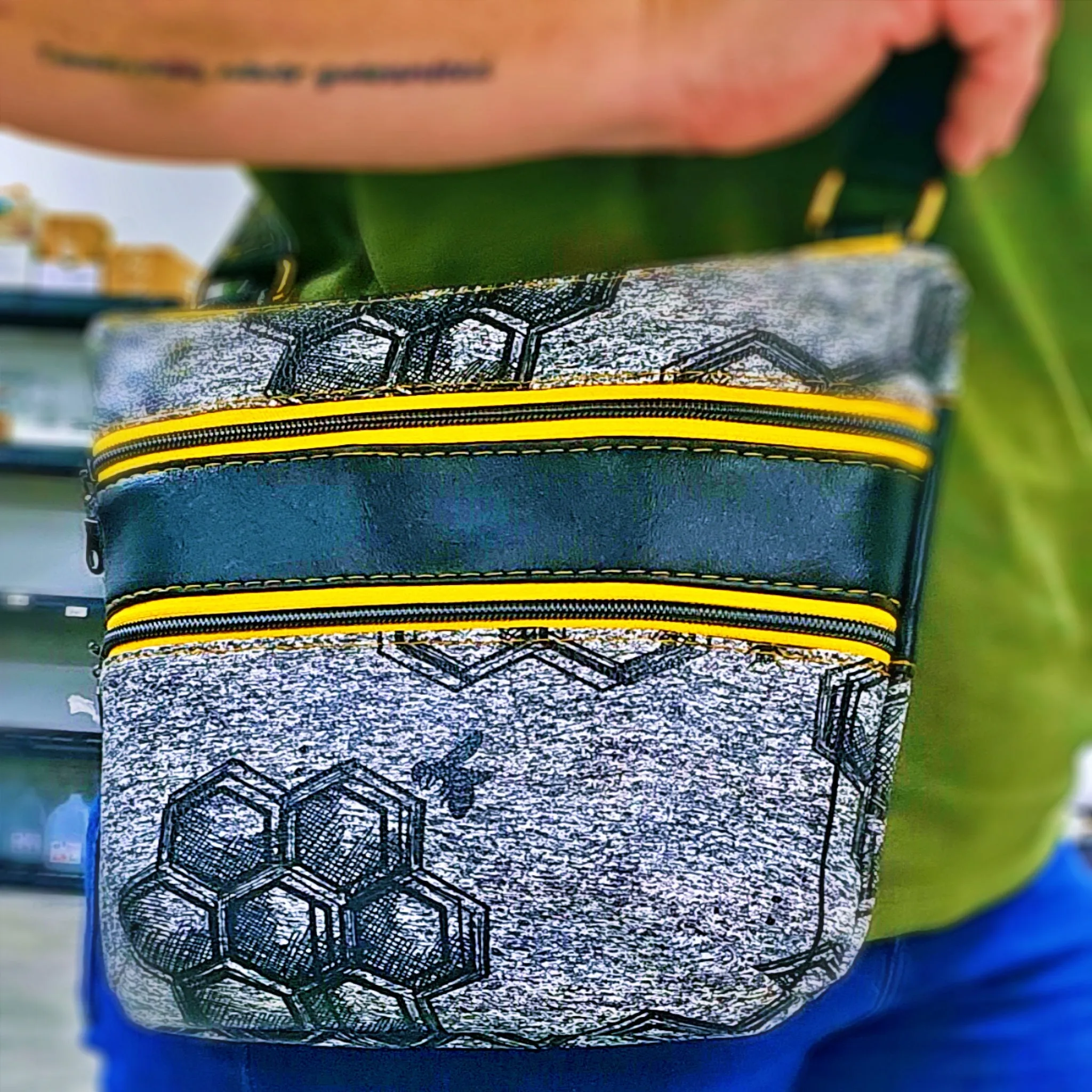 Bees Slumber Crossbody : Triple Zip