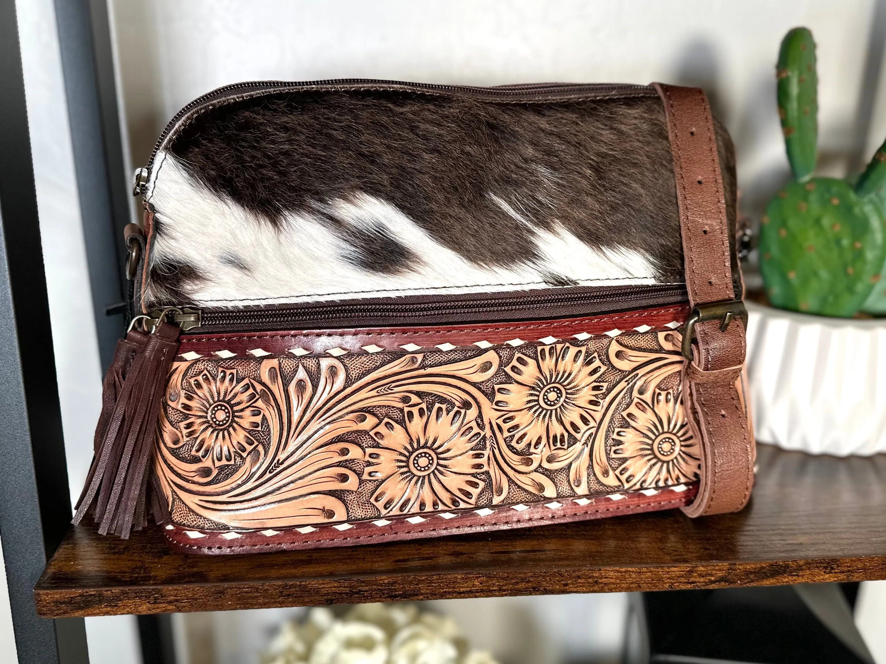Brown Cowhide and Leather Floral Tooled Bottom Zipper Western Handbag