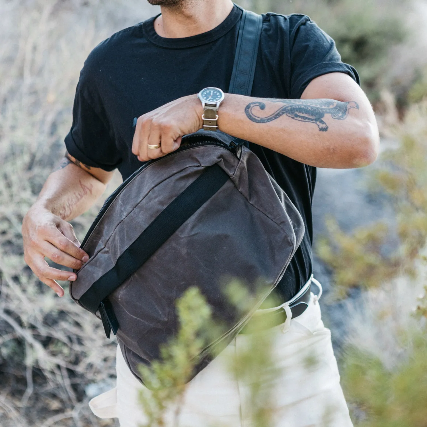 Canyon Crossbody Large - Juniper Green Waxed Canvas