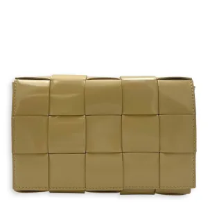 Cassette Crossbody Bag Beige in Patent Leather, Gold hardware