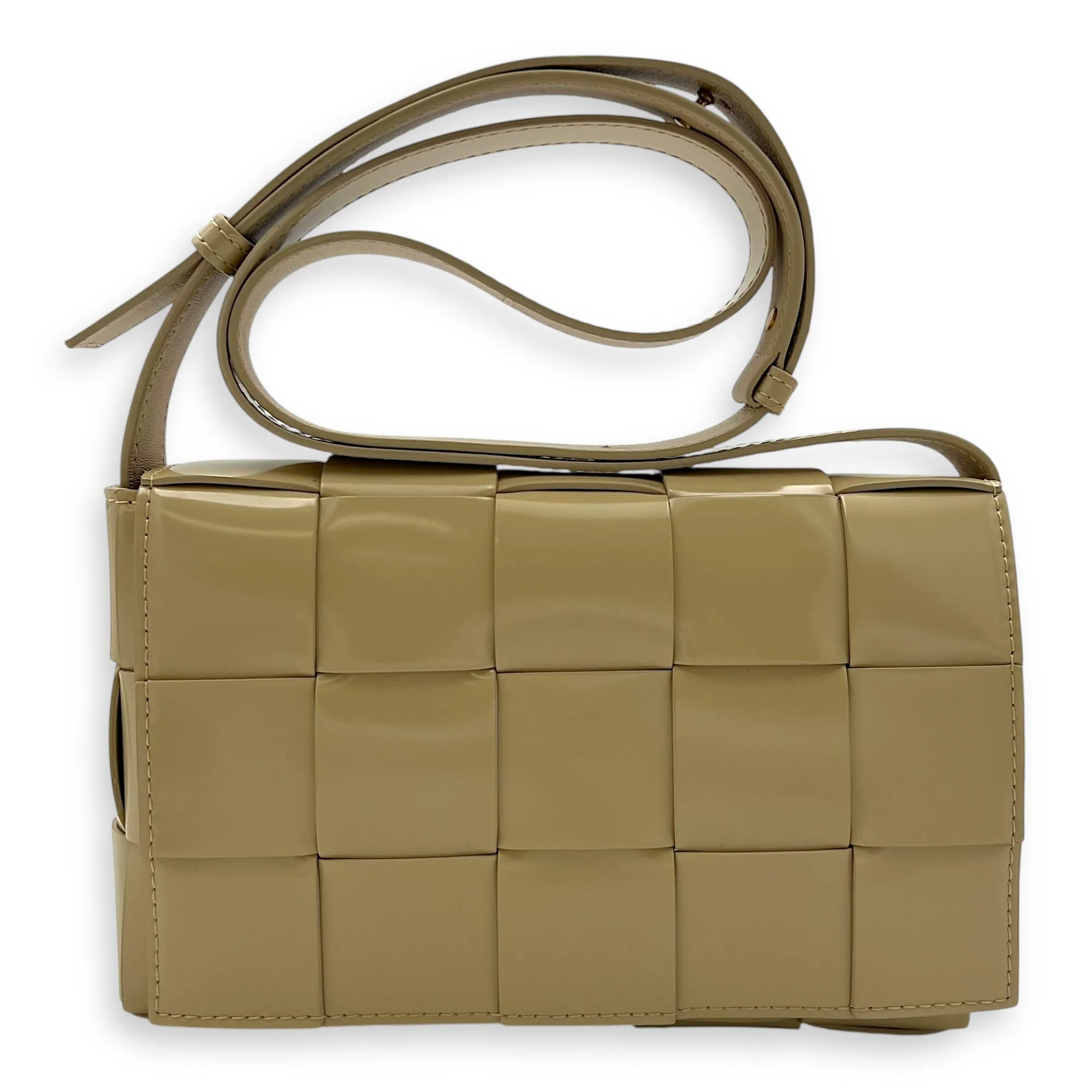 Cassette Crossbody Bag Beige in Patent Leather, Gold hardware