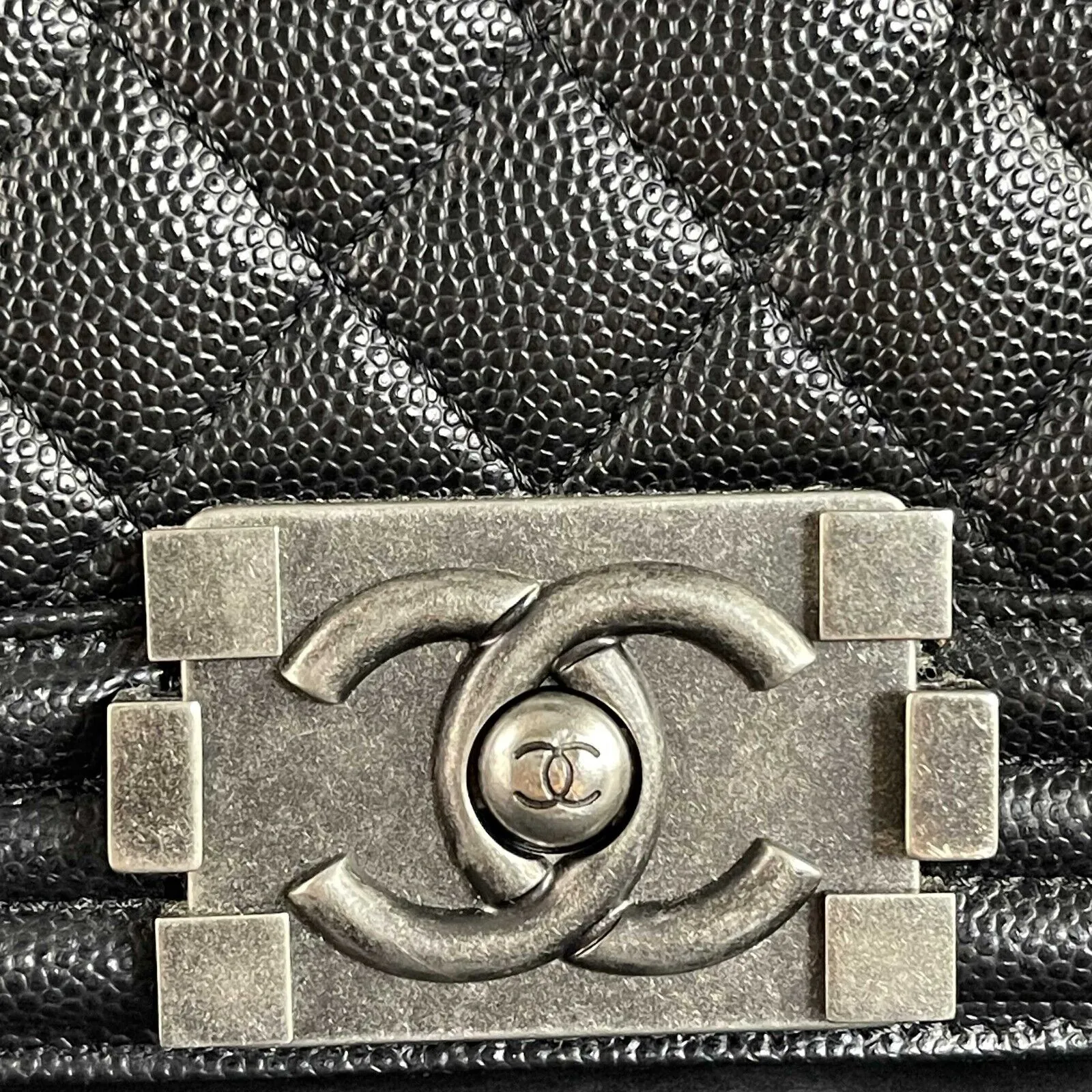 Chanel - CC Boy Flap Quilted Double Stitch New Medium - Black Caviar Leather