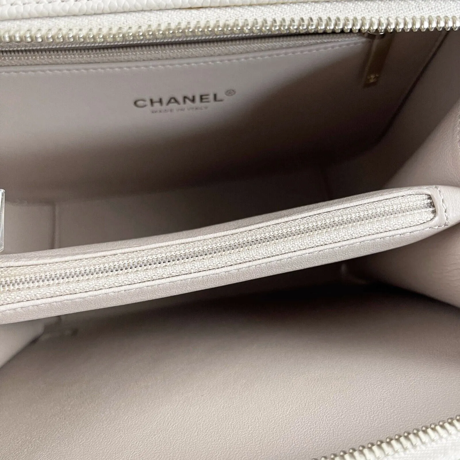 Chanel Excellent CC Filigree Vanity Case Medium Pink Beige Crossbody Handbag