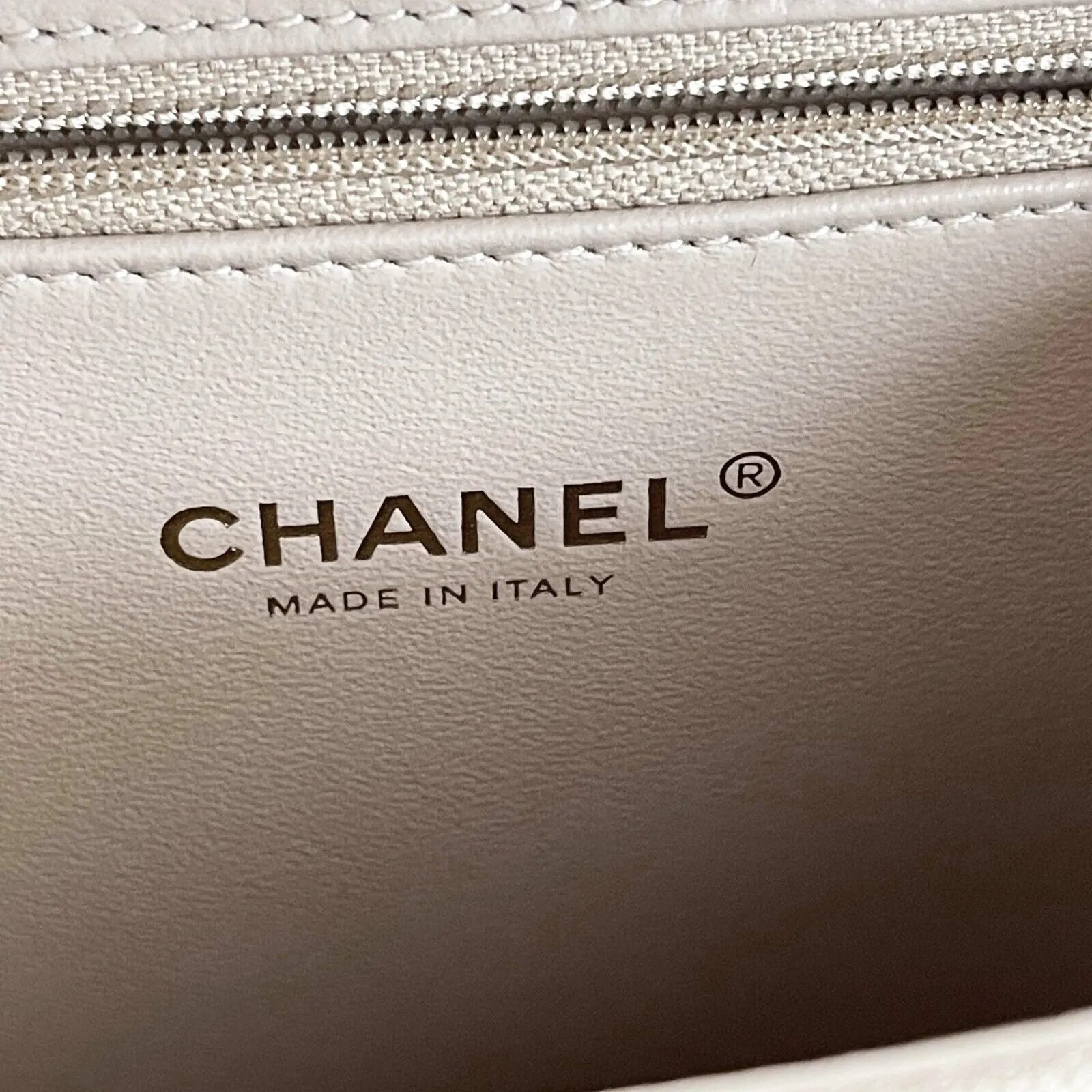Chanel Excellent CC Filigree Vanity Case Medium Pink Beige Crossbody Handbag