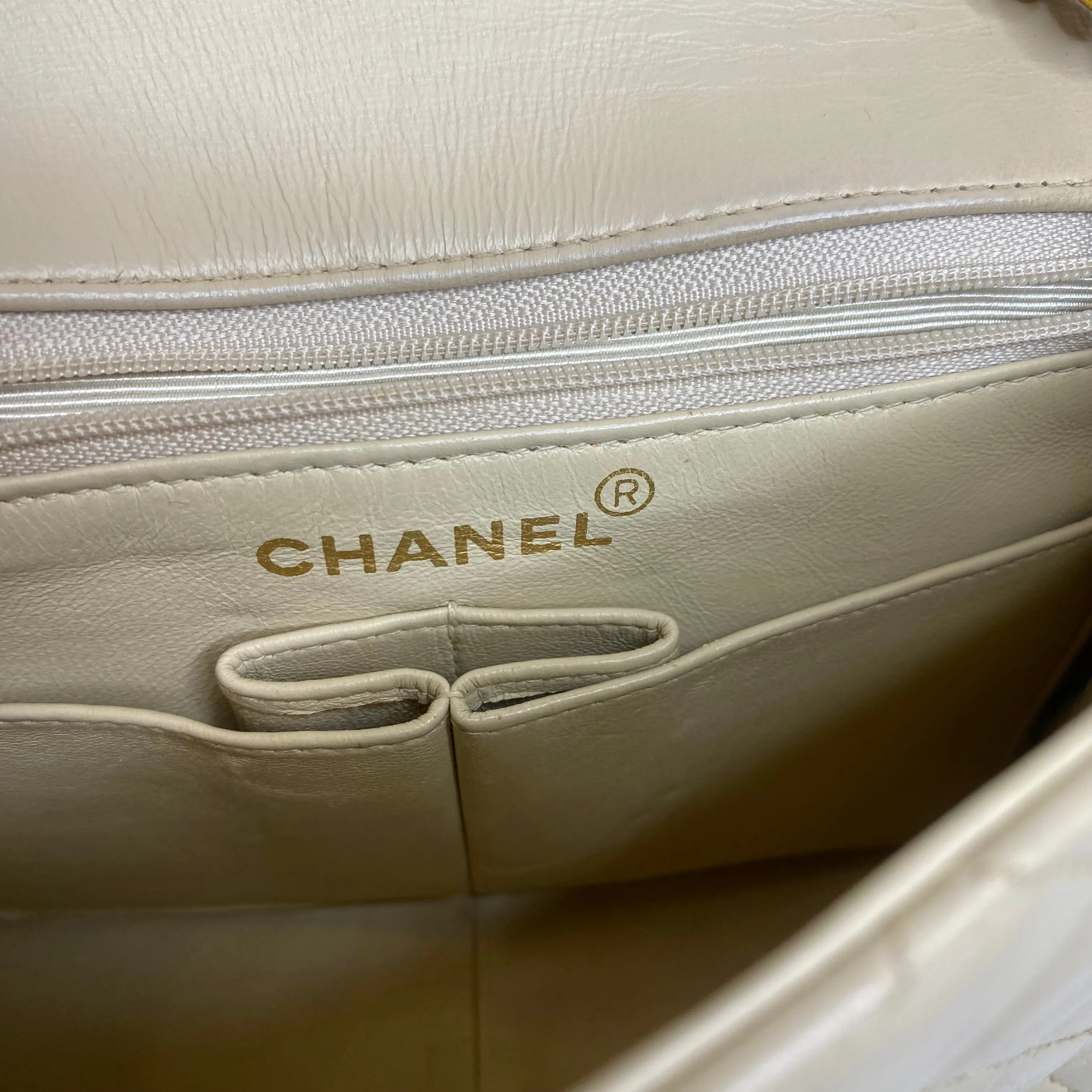 CHANEL Matelasse Crossbody Shoulder Bag Light Beige/Gold Lambskin Leather