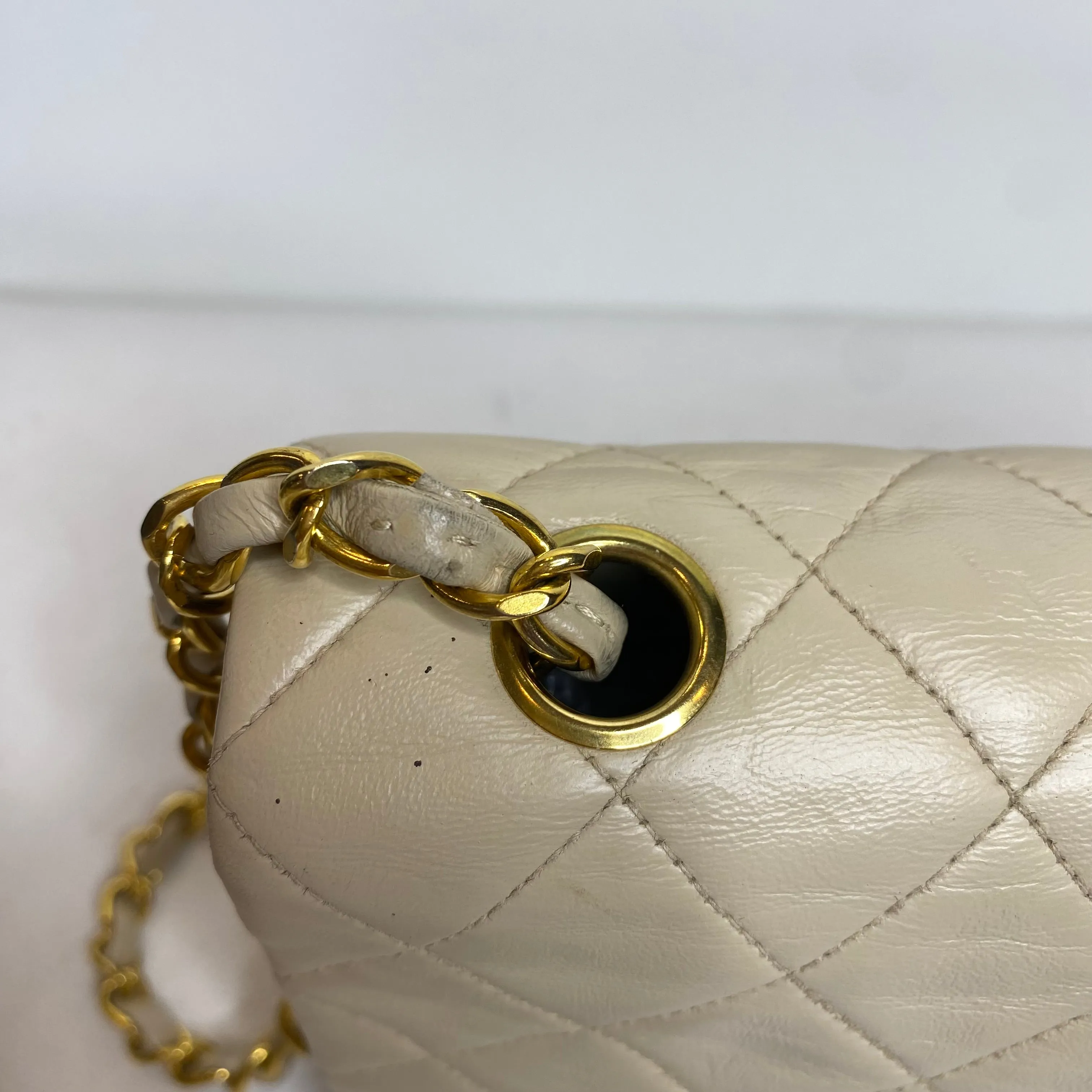 CHANEL Matelasse Crossbody Shoulder Bag Light Beige/Gold Lambskin Leather