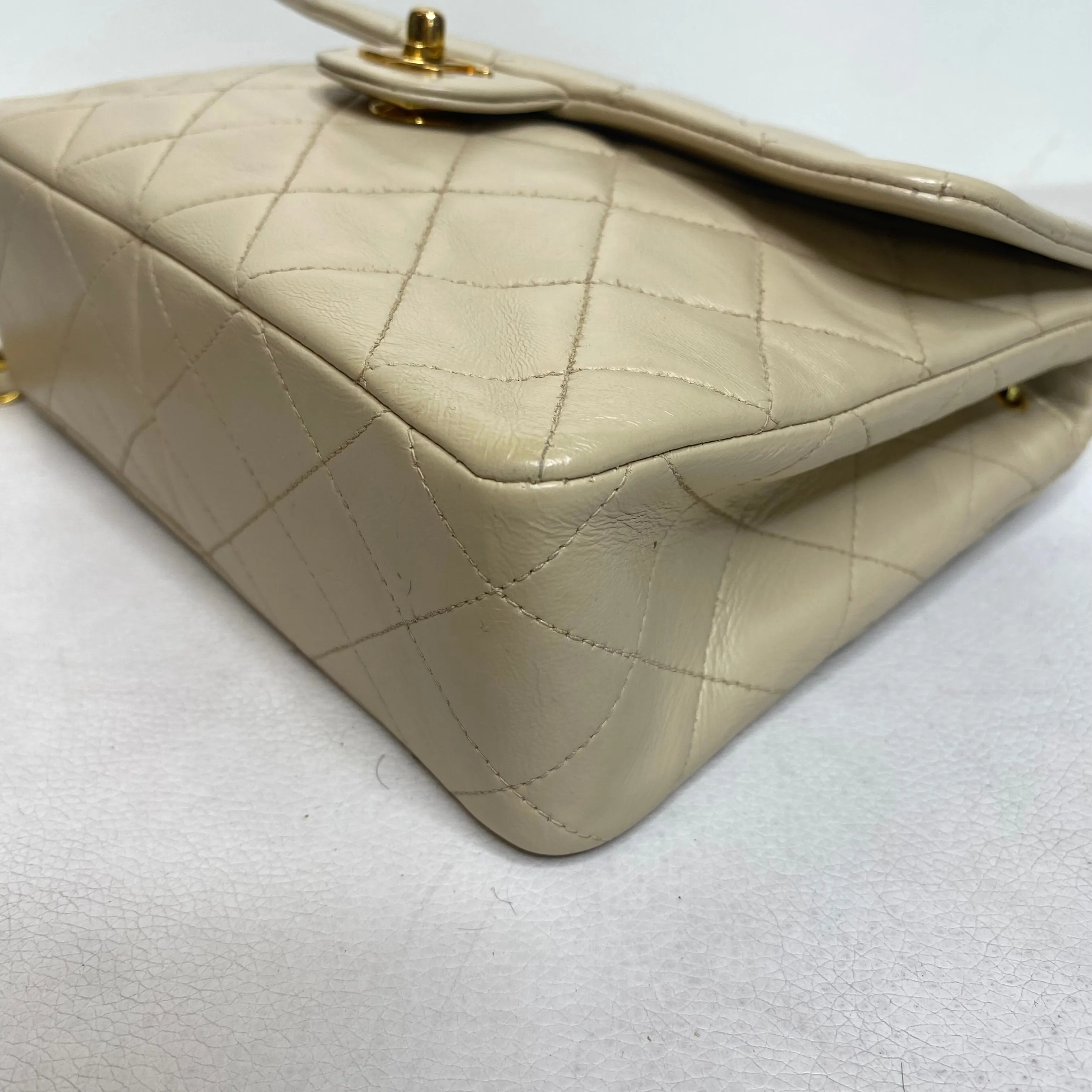 CHANEL Matelasse Crossbody Shoulder Bag Light Beige/Gold Lambskin Leather