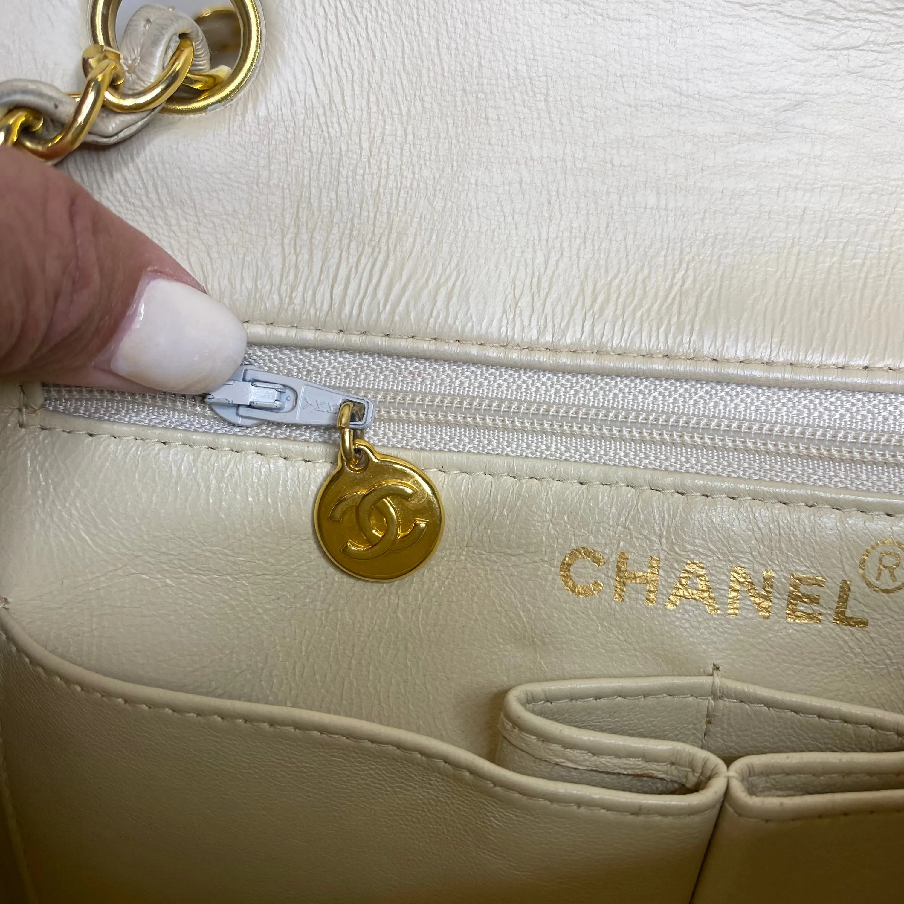 CHANEL Matelasse Crossbody Shoulder Bag Light Beige/Gold Lambskin Leather