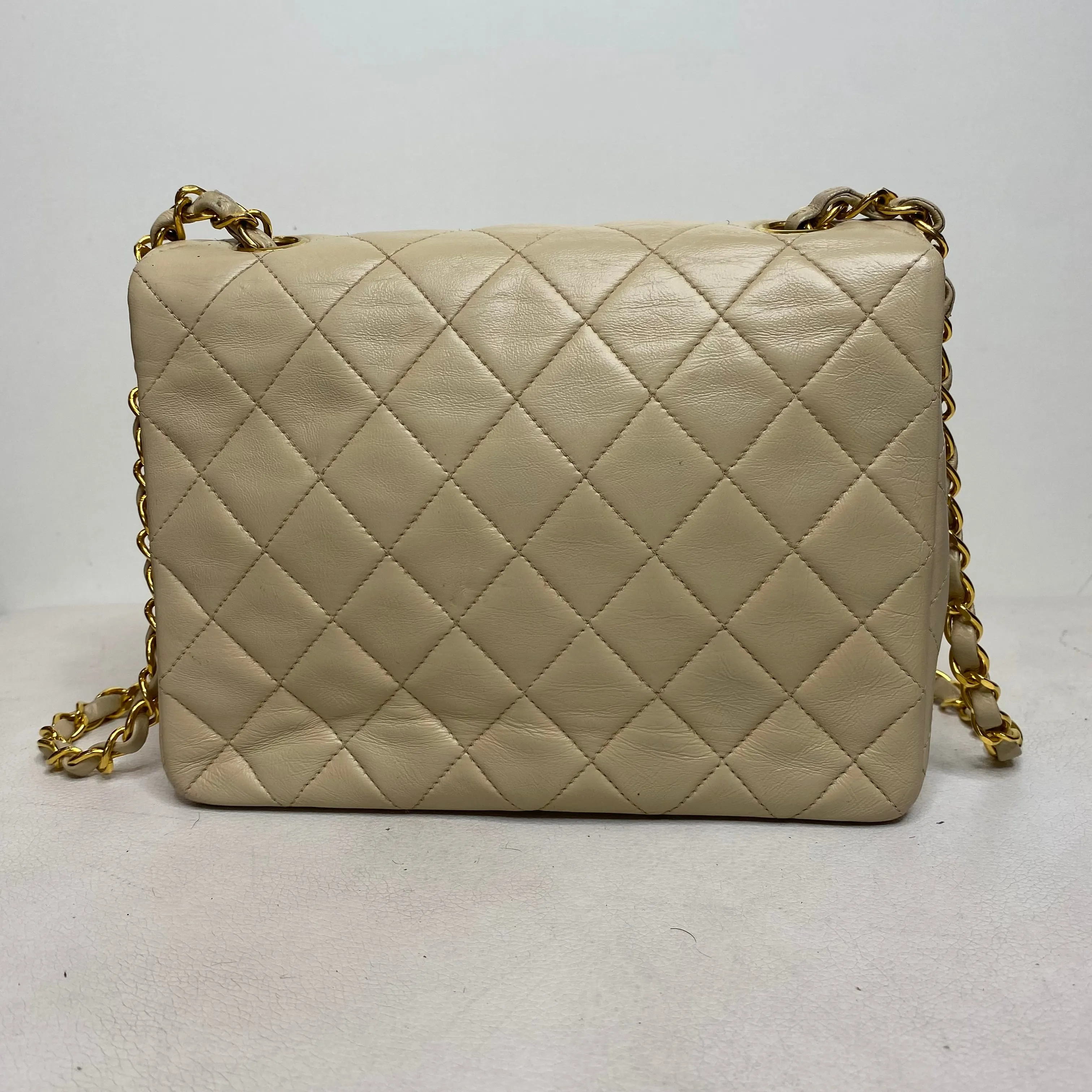 CHANEL Matelasse Crossbody Shoulder Bag Light Beige/Gold Lambskin Leather