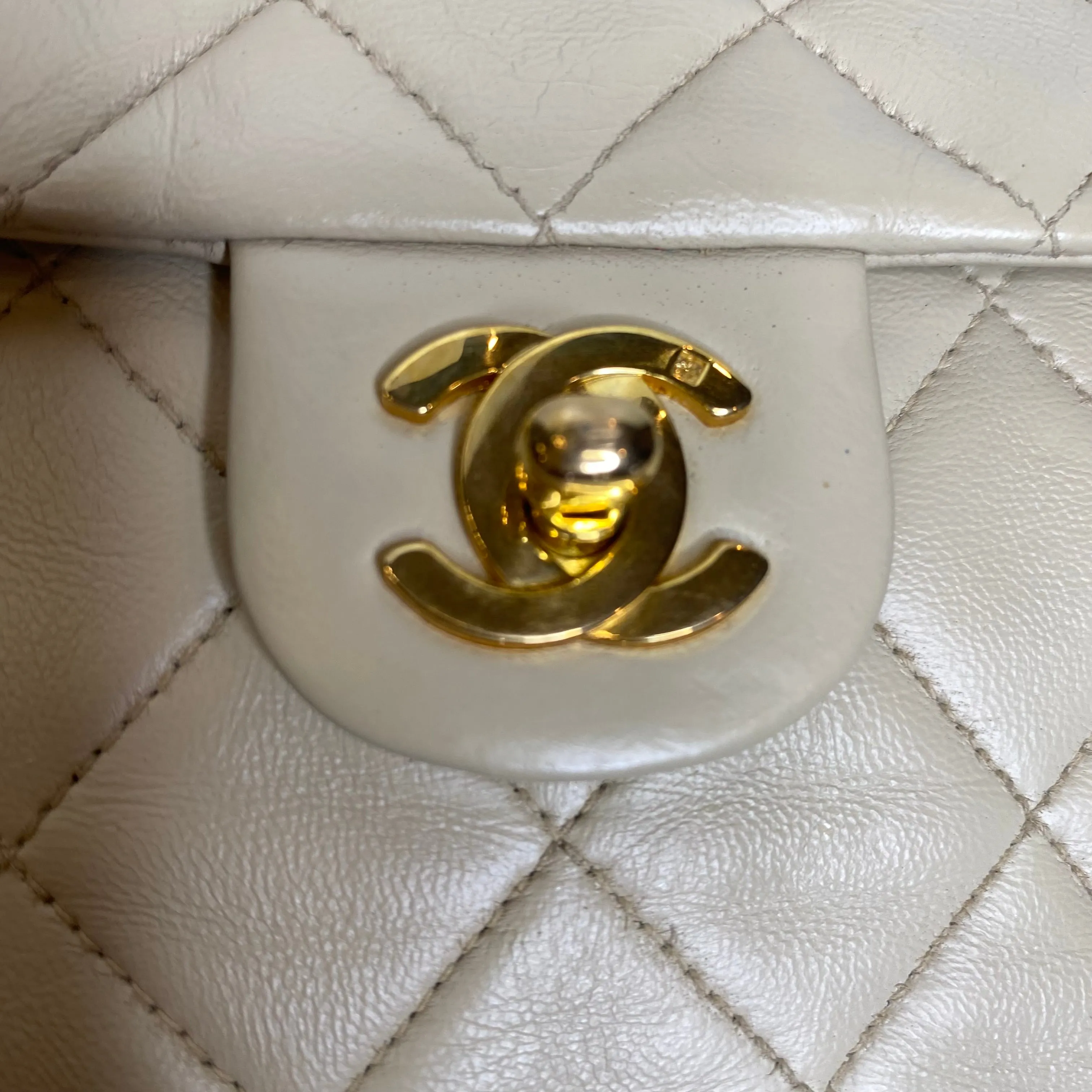 CHANEL Matelasse Crossbody Shoulder Bag Light Beige/Gold Lambskin Leather