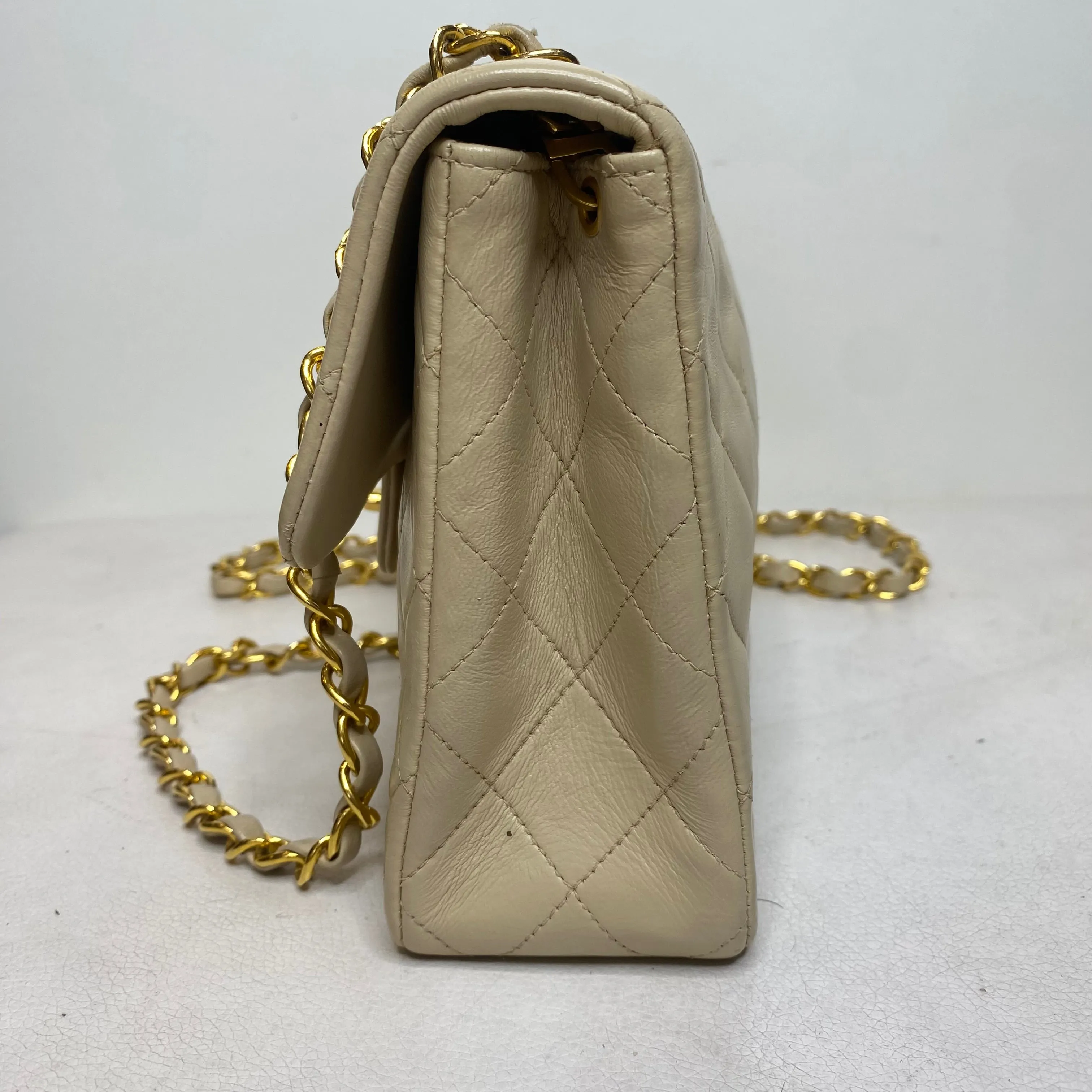 CHANEL Matelasse Crossbody Shoulder Bag Light Beige/Gold Lambskin Leather