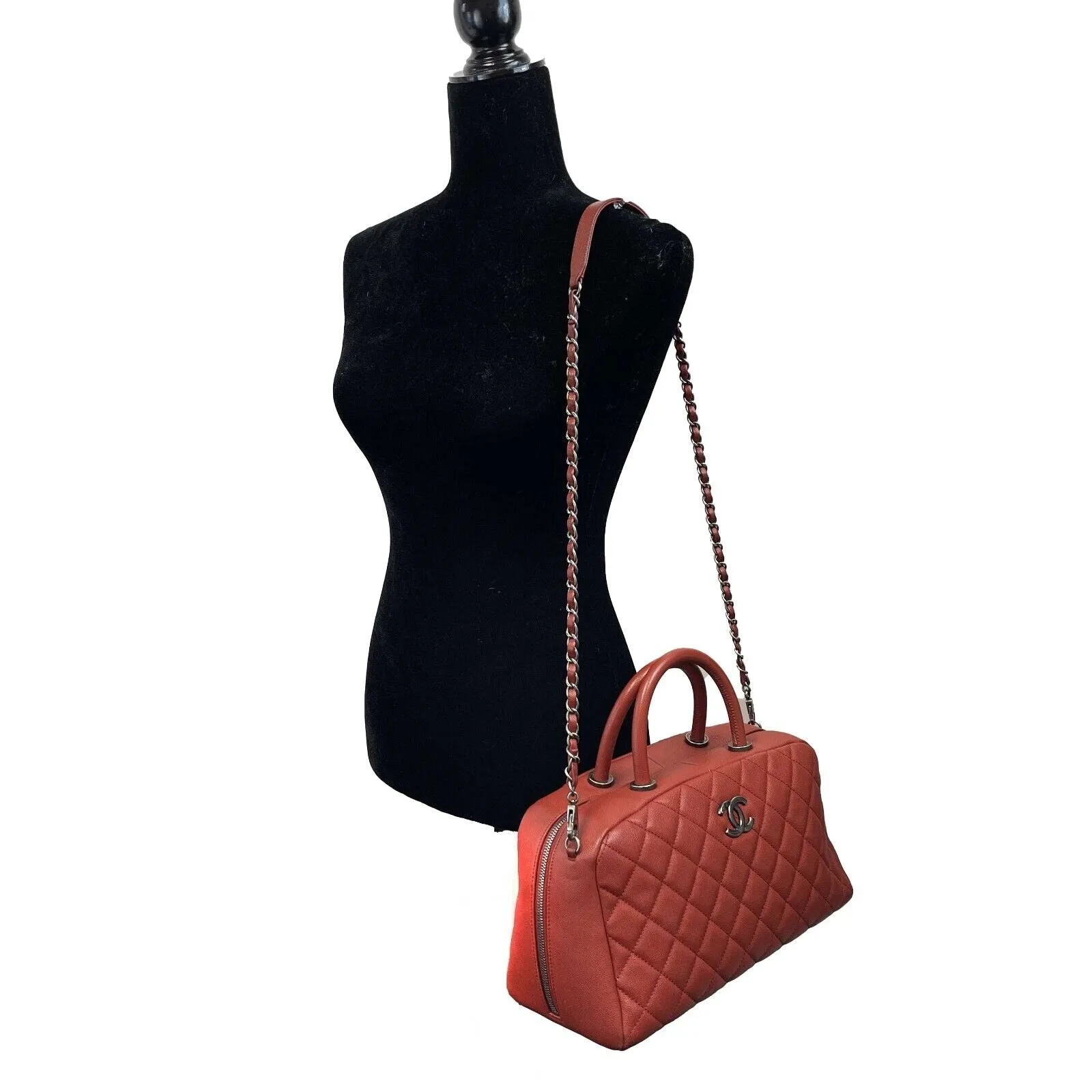 CHANEL - Sac Bowling Bag in Red Caviar Leather - Top Handle W/ Shoulder Strap