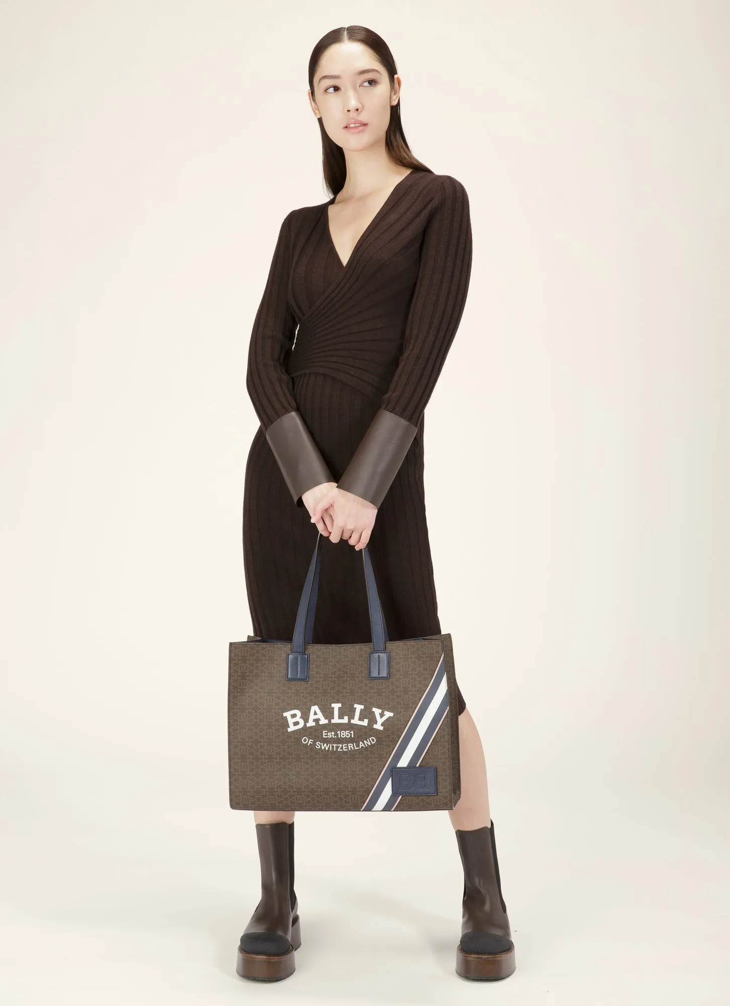 Crystaliaew - Tote Bag