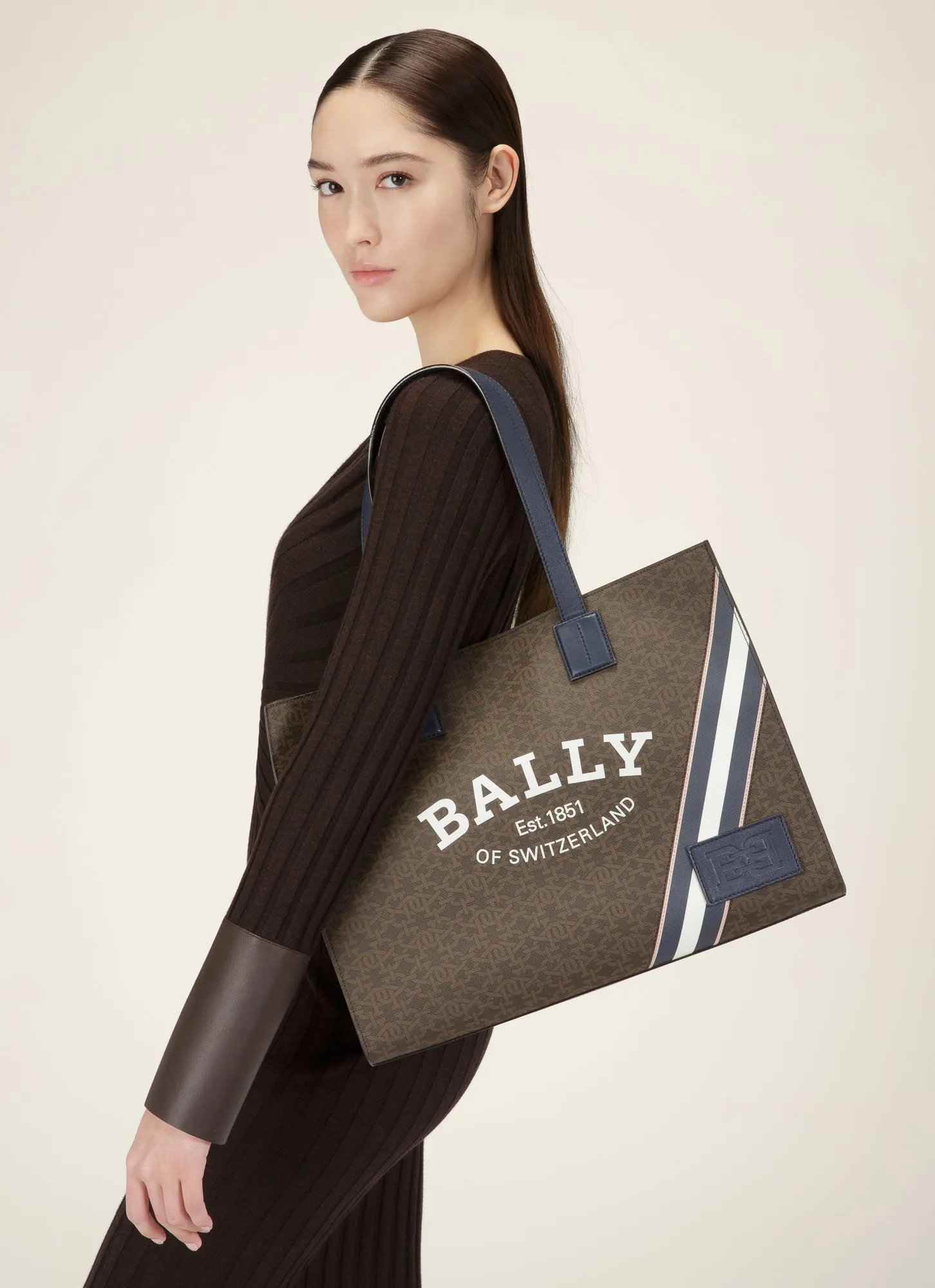 Crystaliaew - Tote Bag