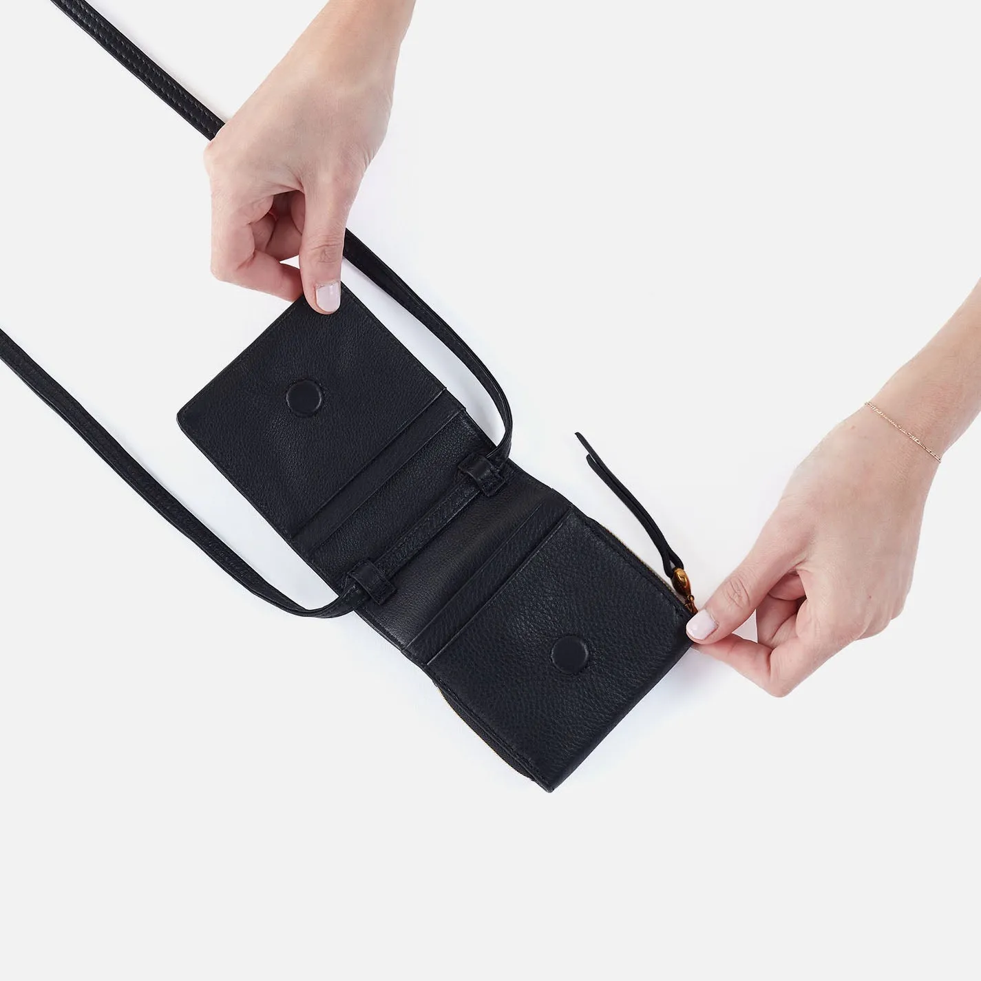 Fern Wallet Crossbody In Pebbled Leather - Black