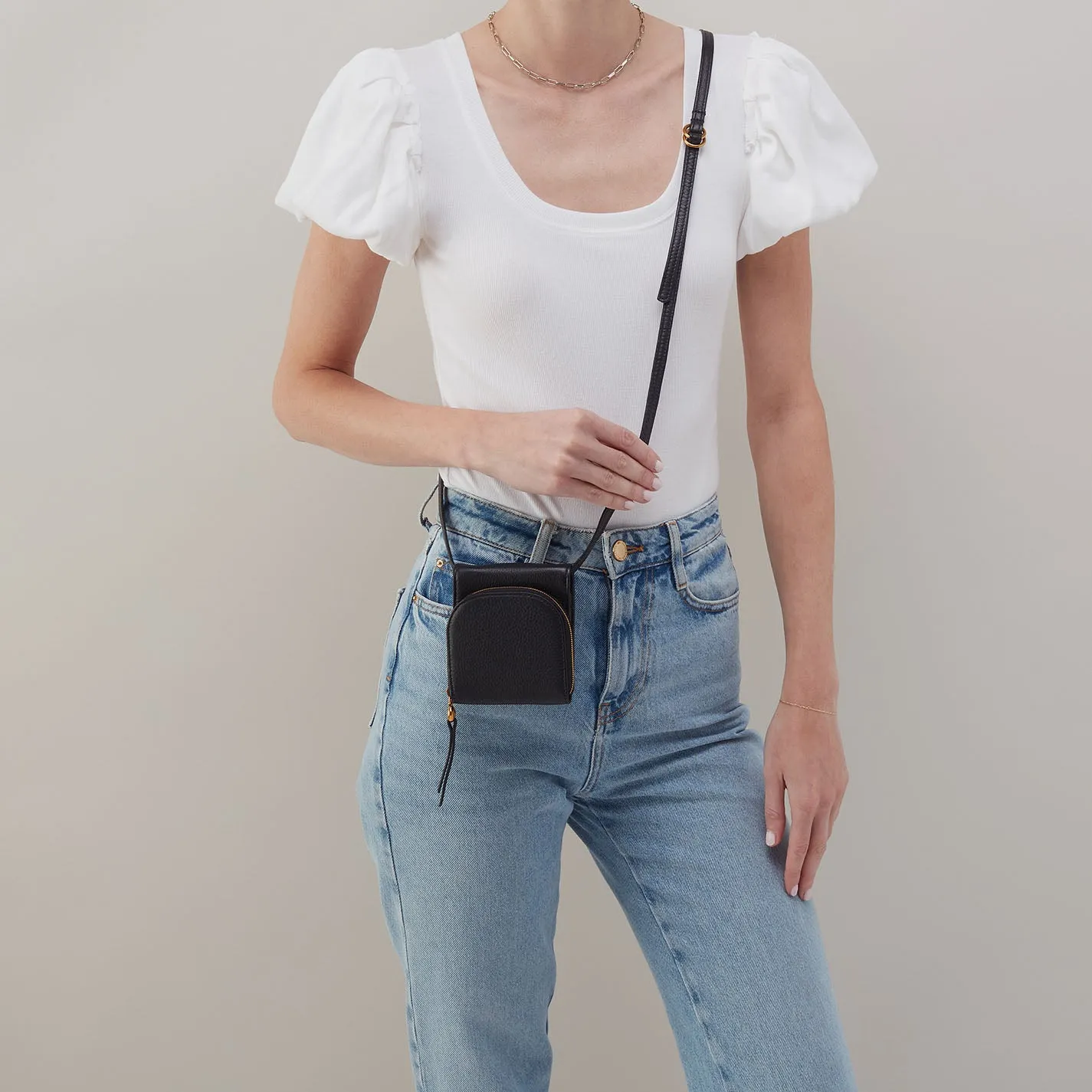 Fern Wallet Crossbody In Pebbled Leather - Black