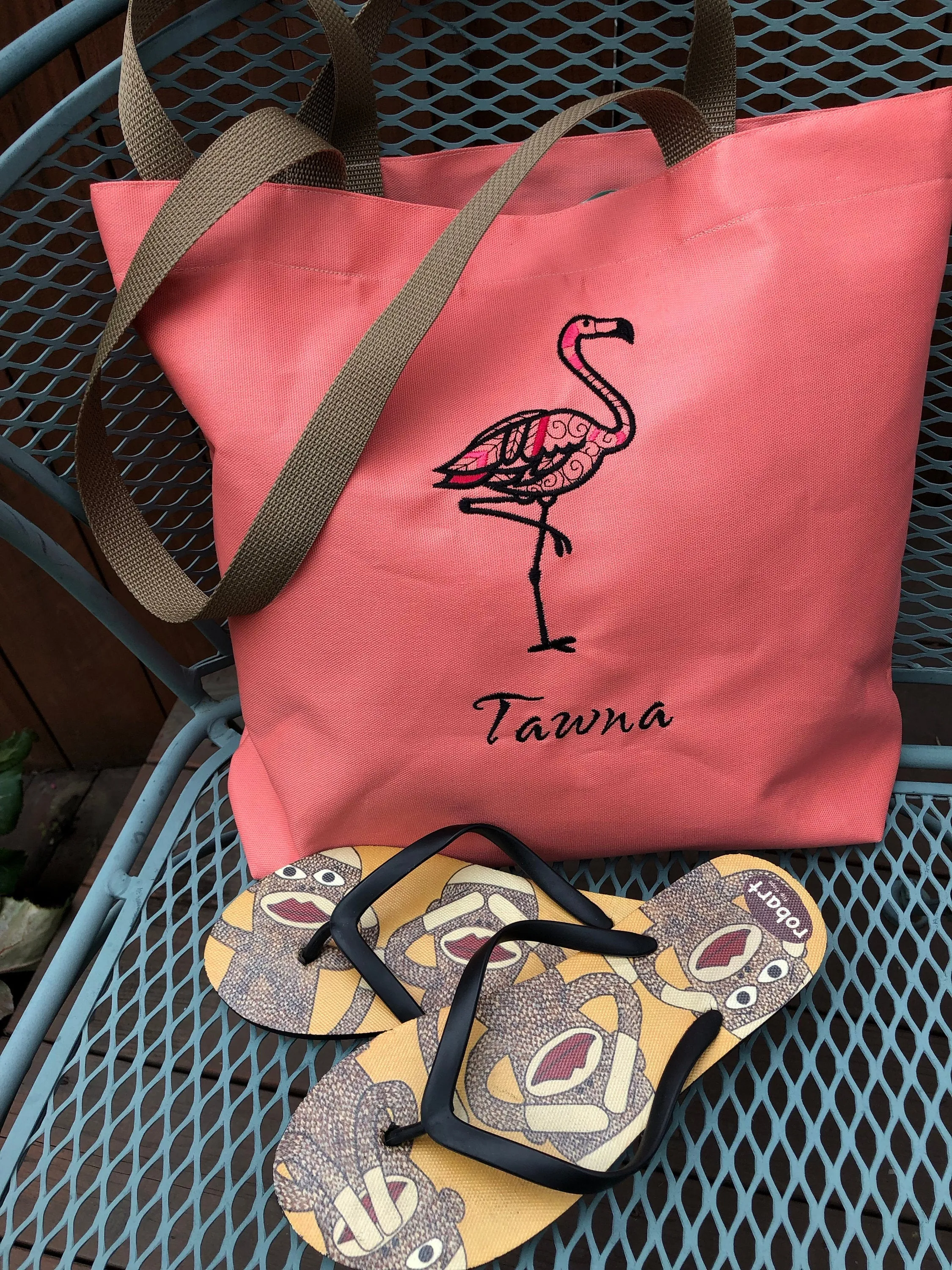 Flamingo Embroidered "Tawna" Tote | stitchywoman.net