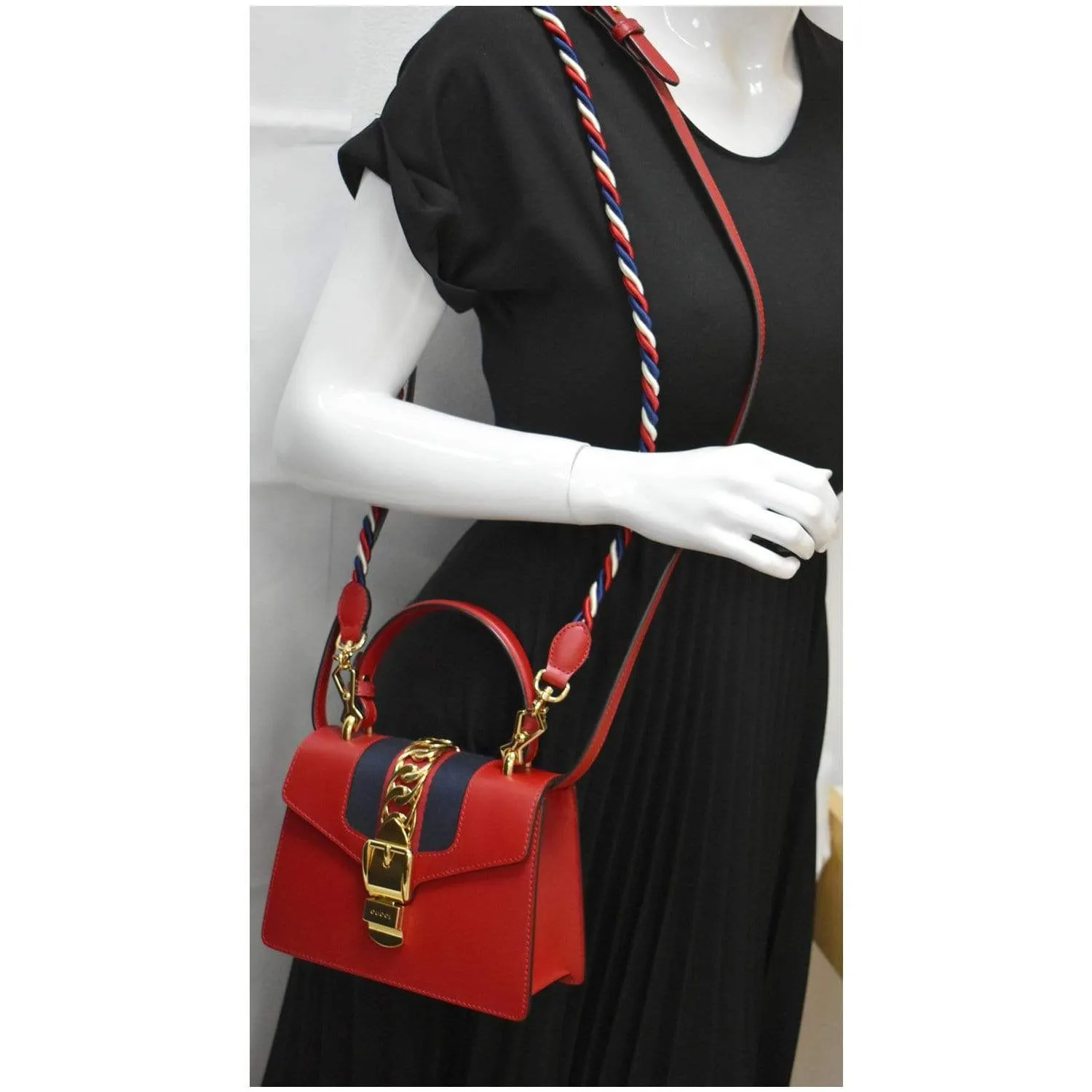 GUCCI Sylvie Mini Leather Crossbody Bag Red 470270
