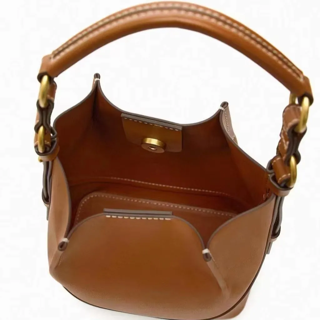 Liza | Elegant Shoulder Bag with Versatile Carry Options