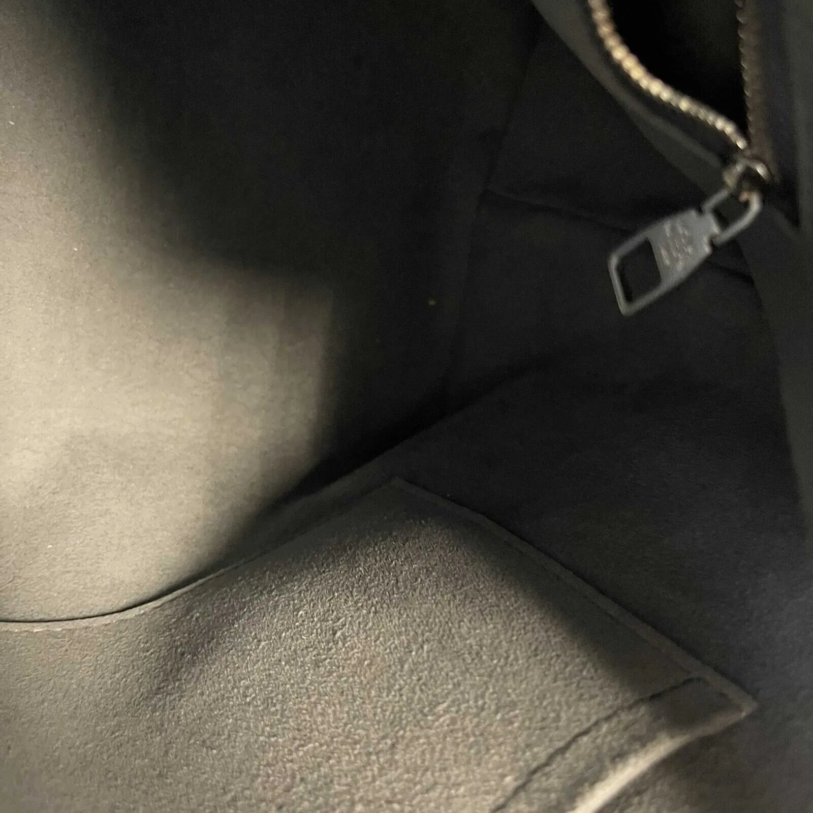 Louis Vuitton - Beaubourg Hobo MM - Black Monogram Leather Top Handle w/ Strap