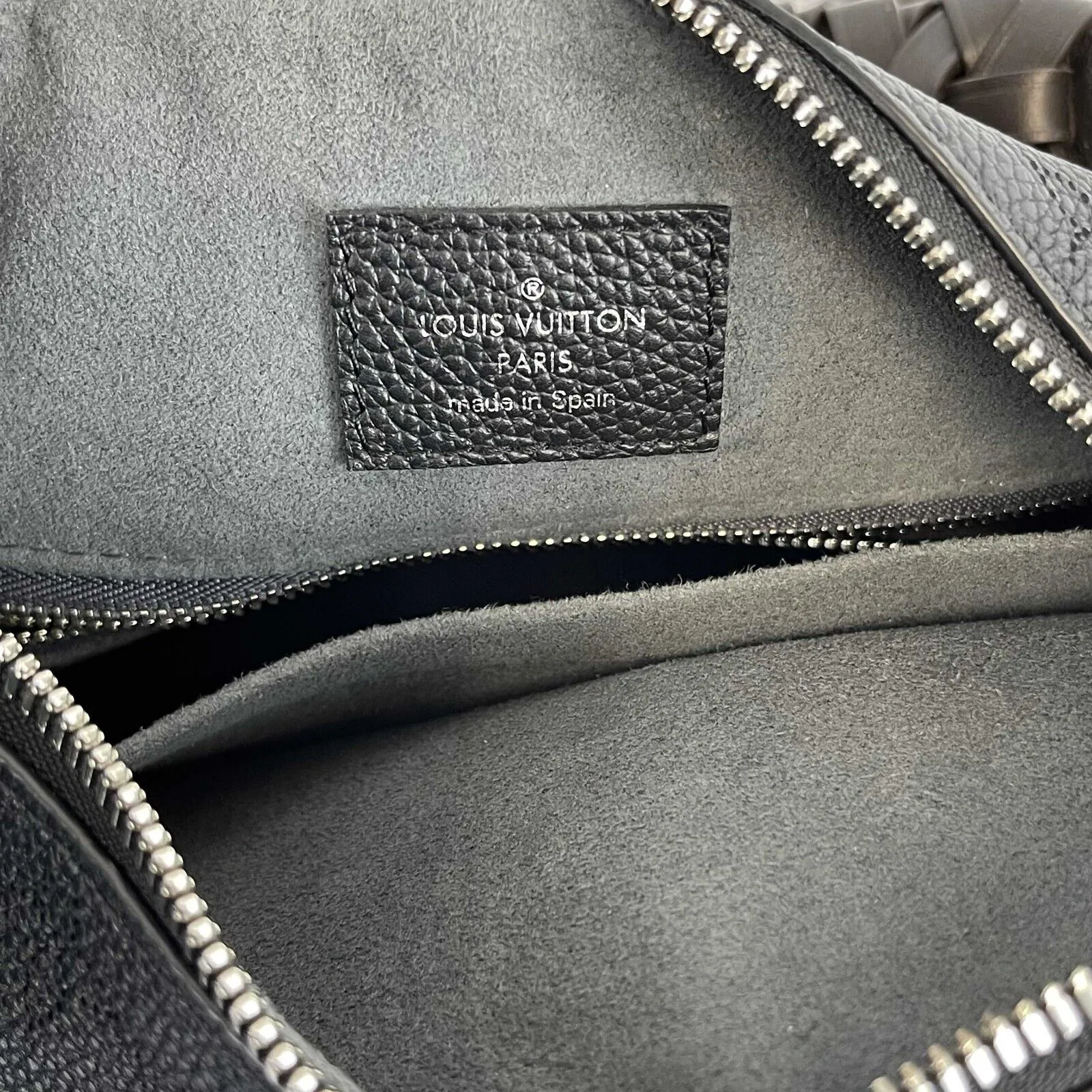 Louis Vuitton - Beaubourg Hobo MM - Black Monogram Leather Top Handle w/ Strap
