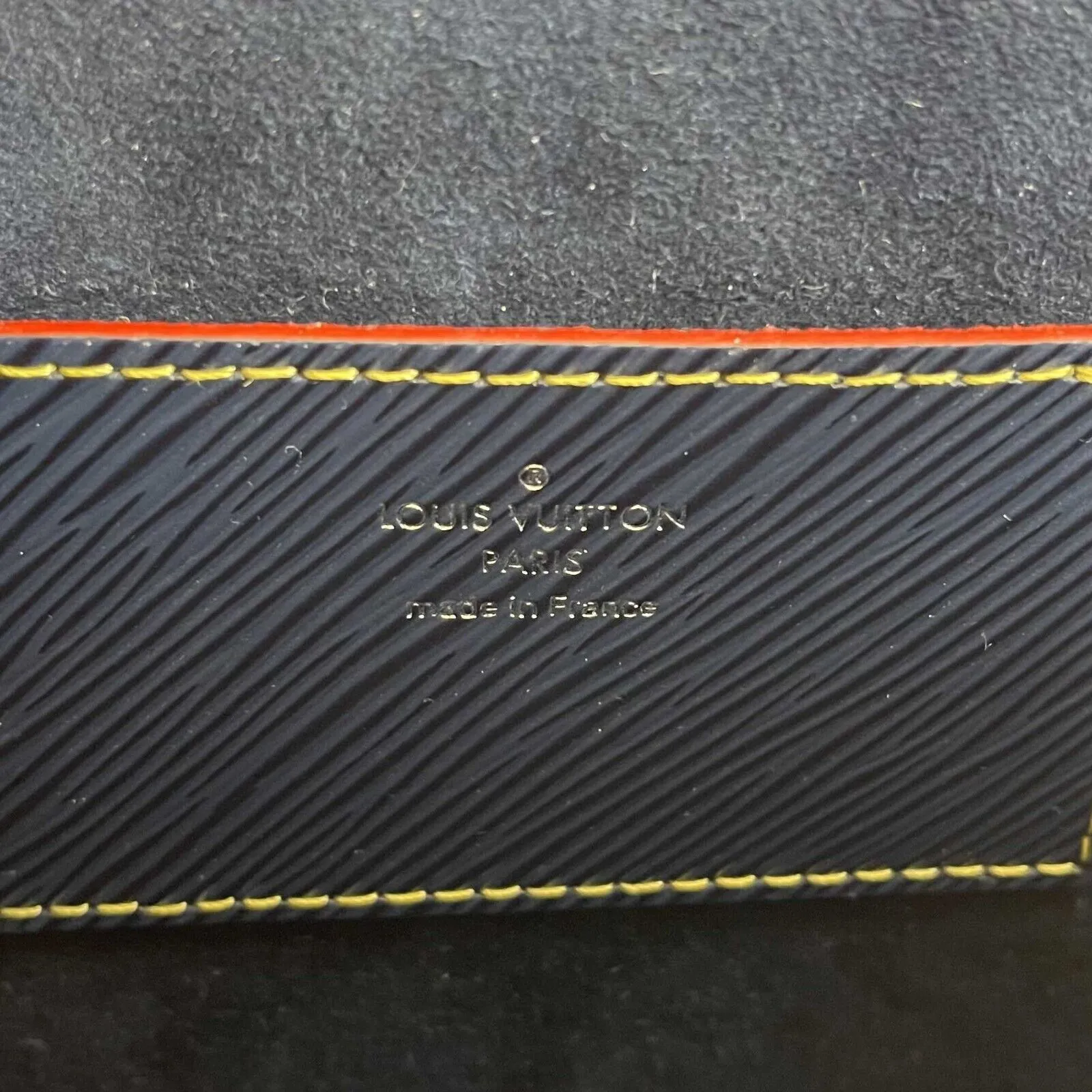Louis Vuitton - Epi Leather Twist MM - Navy Blue, Red Shoulder Bag / Crossbody