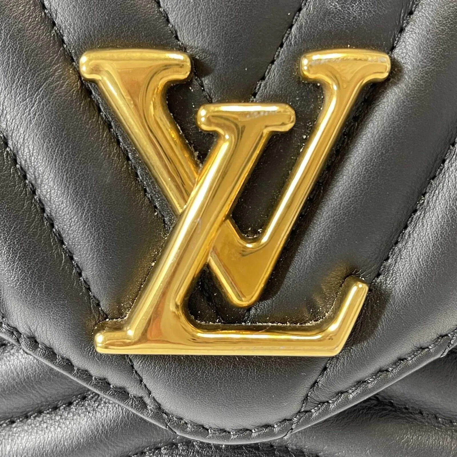 Louis Vuitton - LV - New Wave Multi Pochette Quilted Leather Black Crossbody