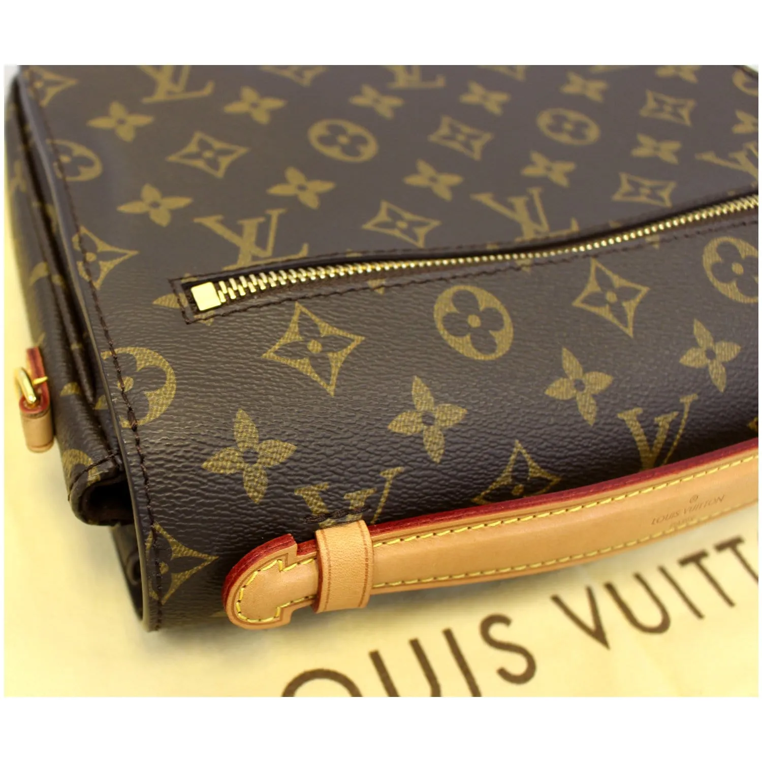 LOUIS VUITTON Metis Pochette Monogram Canvas Crossbody Bag