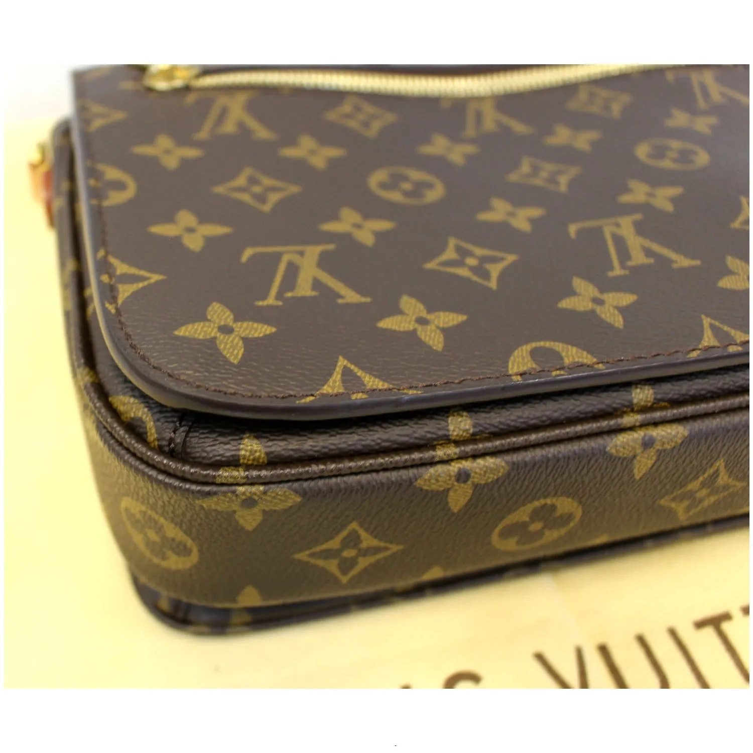 LOUIS VUITTON Metis Pochette Monogram Canvas Crossbody Bag