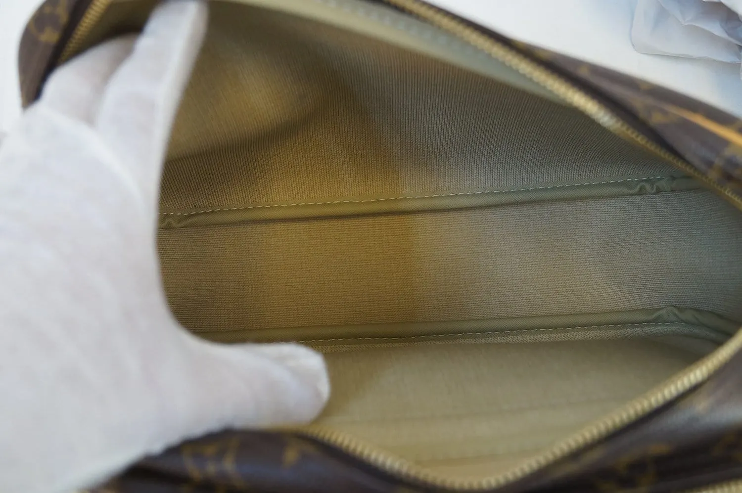 LOUIS VUITTON Monogram Reporter PM Shoulder Bag