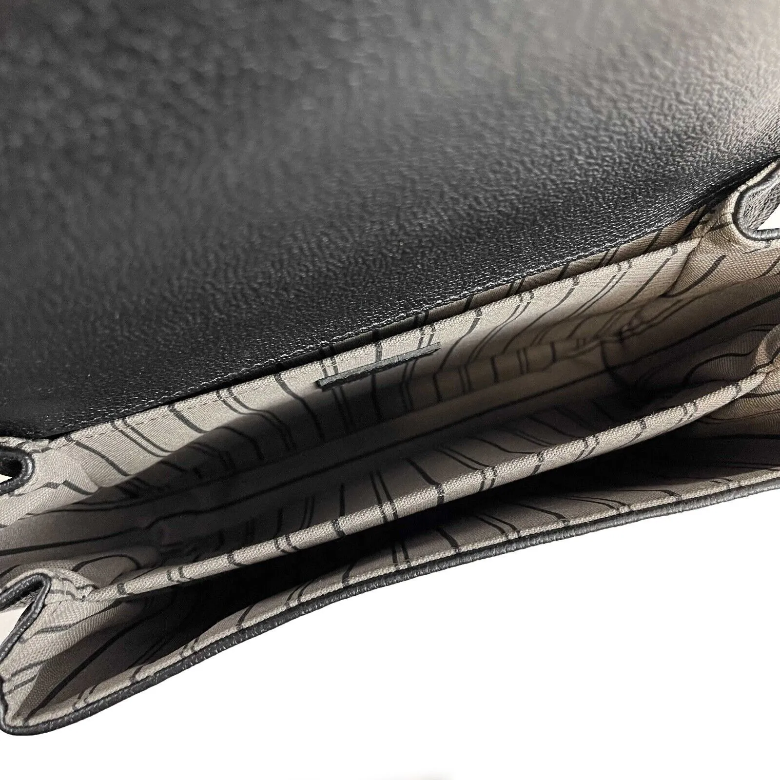 Louis Vuitton NEW Pochette Métis Empreinte Monogragram Black Crossbody