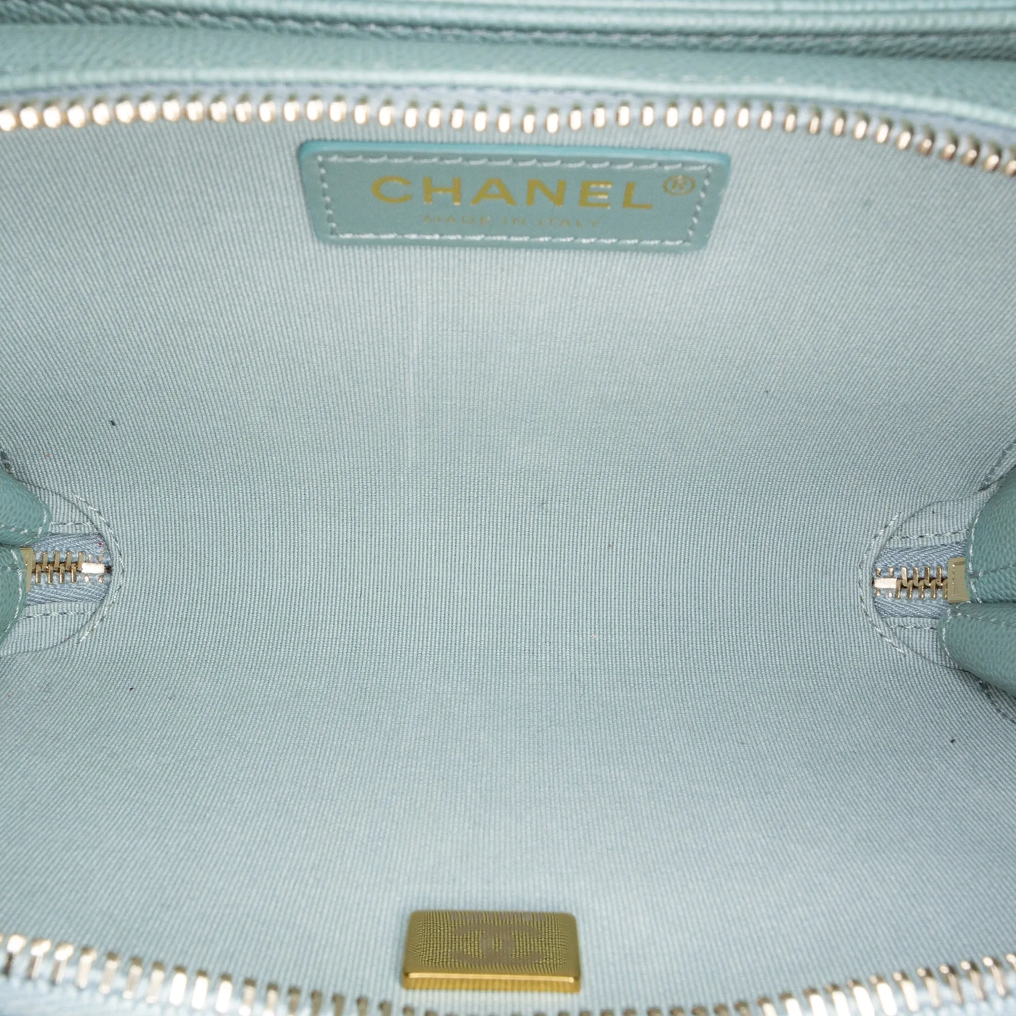 Mini Caviar Like a Wallet Flap