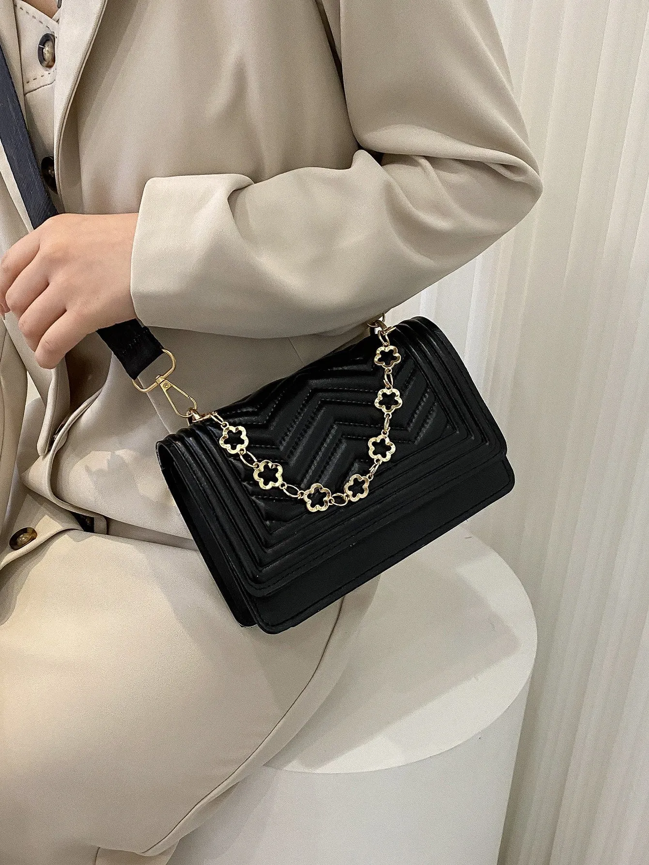 Mini Chevron Chain Decor Square Bag - Black