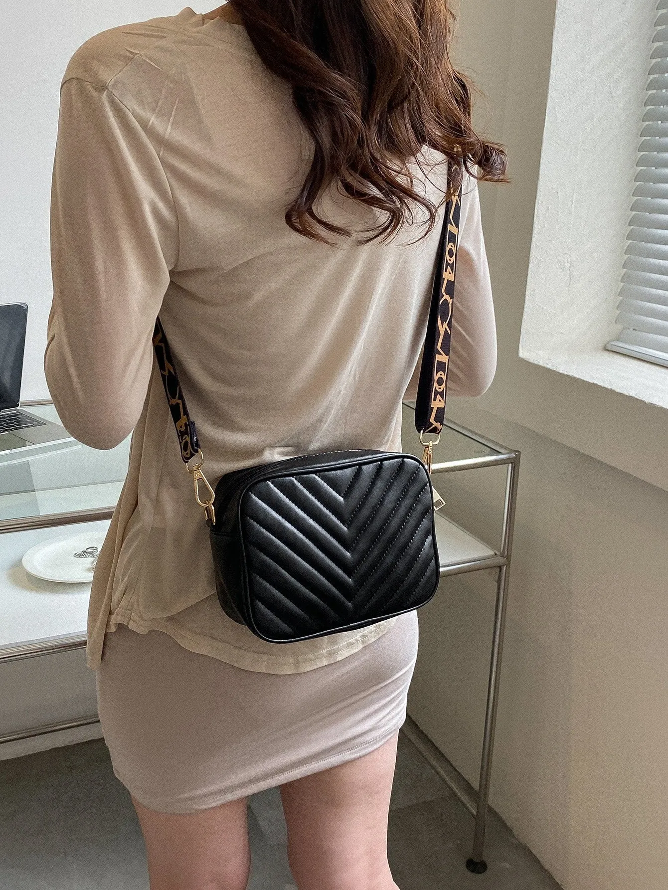 Mini Chevron Detail Square Bag - Black