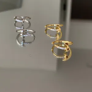 Mini Clavo Earrings