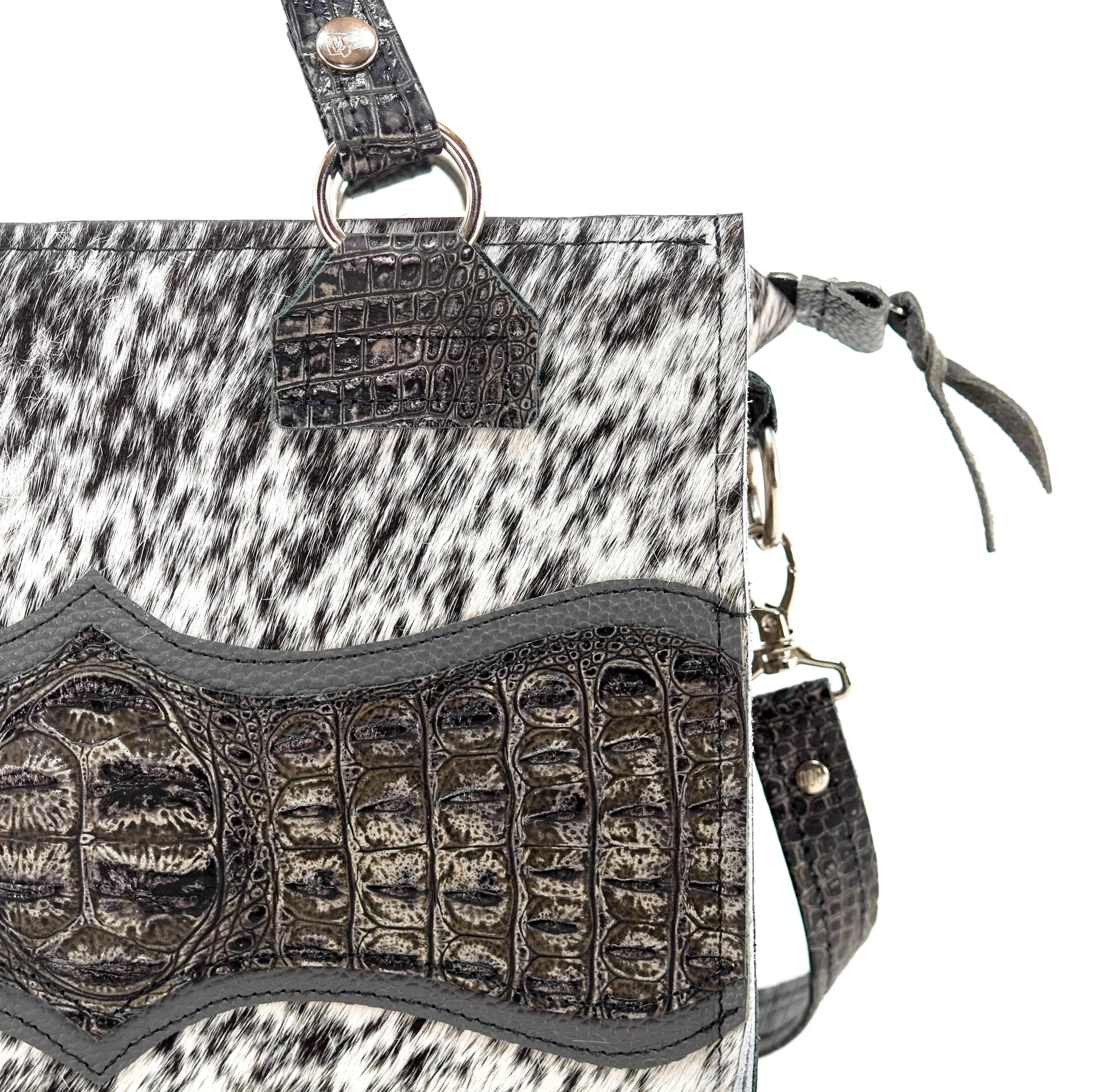 Minnie Pearl - Black & White w/ Smoke Show Croc