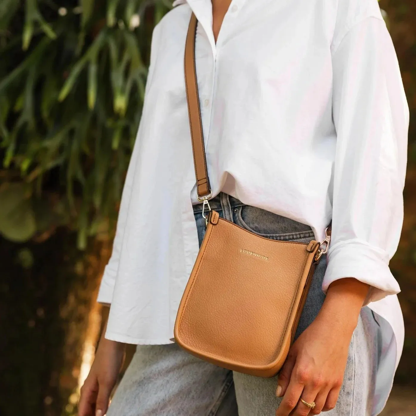 Parker Phone Crossbody Bag - Camel