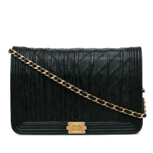 Pleated Crumpled Chevron Le Boy Wallet On Chain