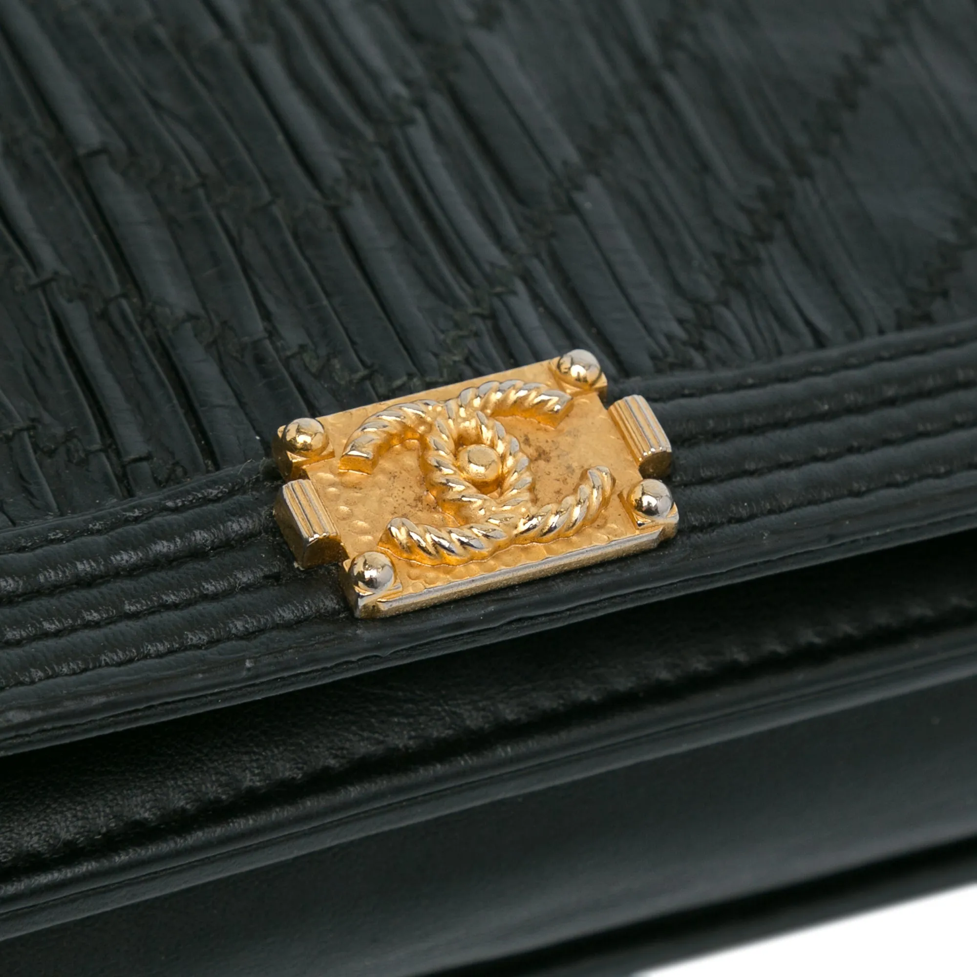 Pleated Crumpled Chevron Le Boy Wallet On Chain