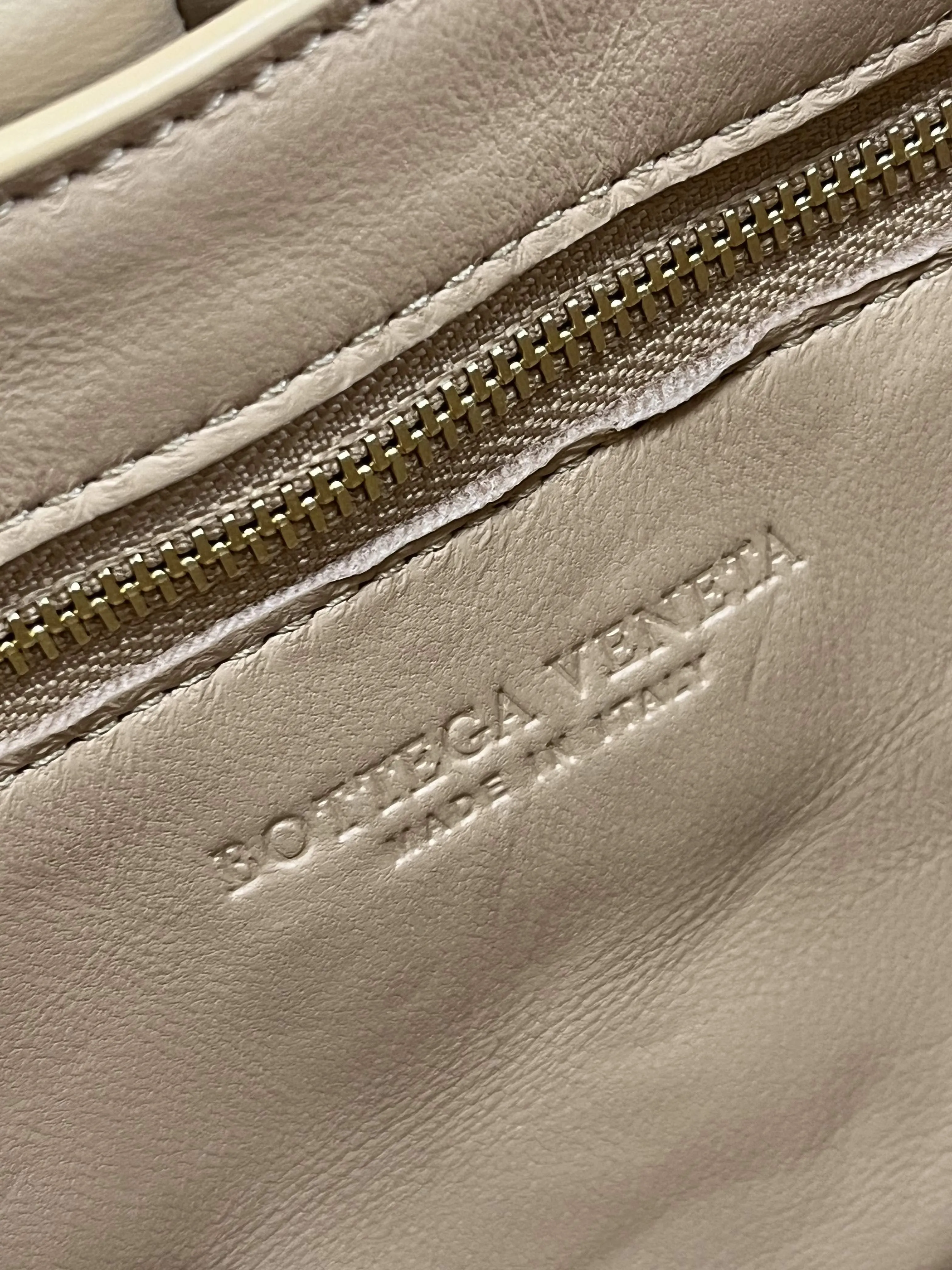 Porridge Gold Chain Cassette Bag