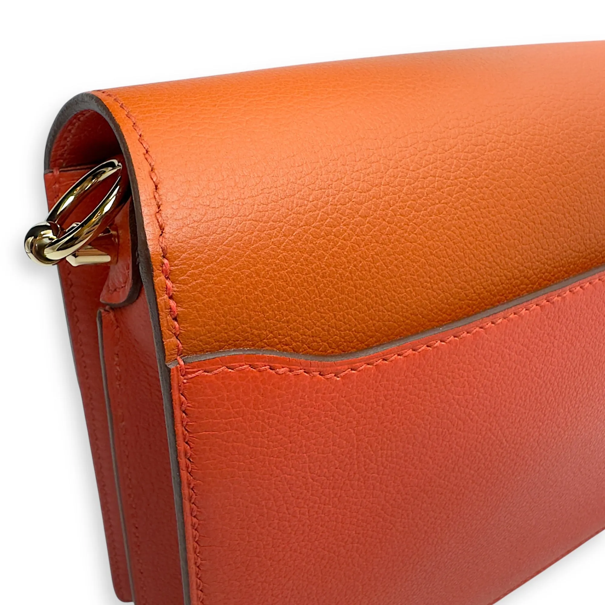 Roulis Bicolore Mini Capucine/Terre Battue in Evercolor, Permabrass hardware
