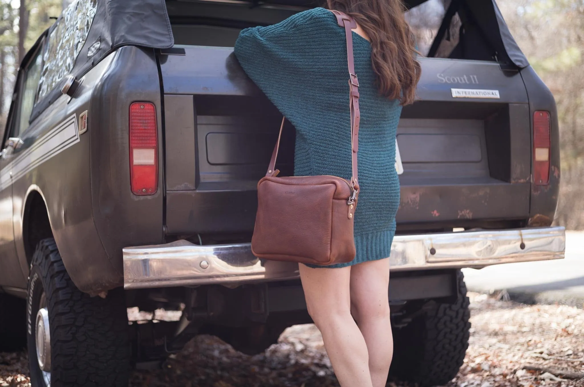 SARAH LEATHER CROSSBODY - LARGE - JADE BISON