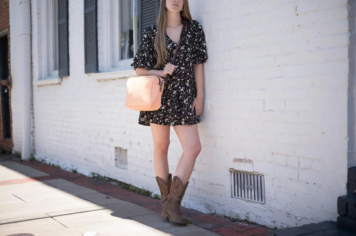 SARAH LEATHER CROSSBODY - LARGE - PEACH FUZZ - IN STOCK