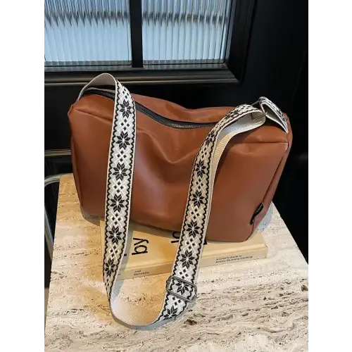 Shimmering Silver Adjustable Strap Crossbody Bag for Effortless Style