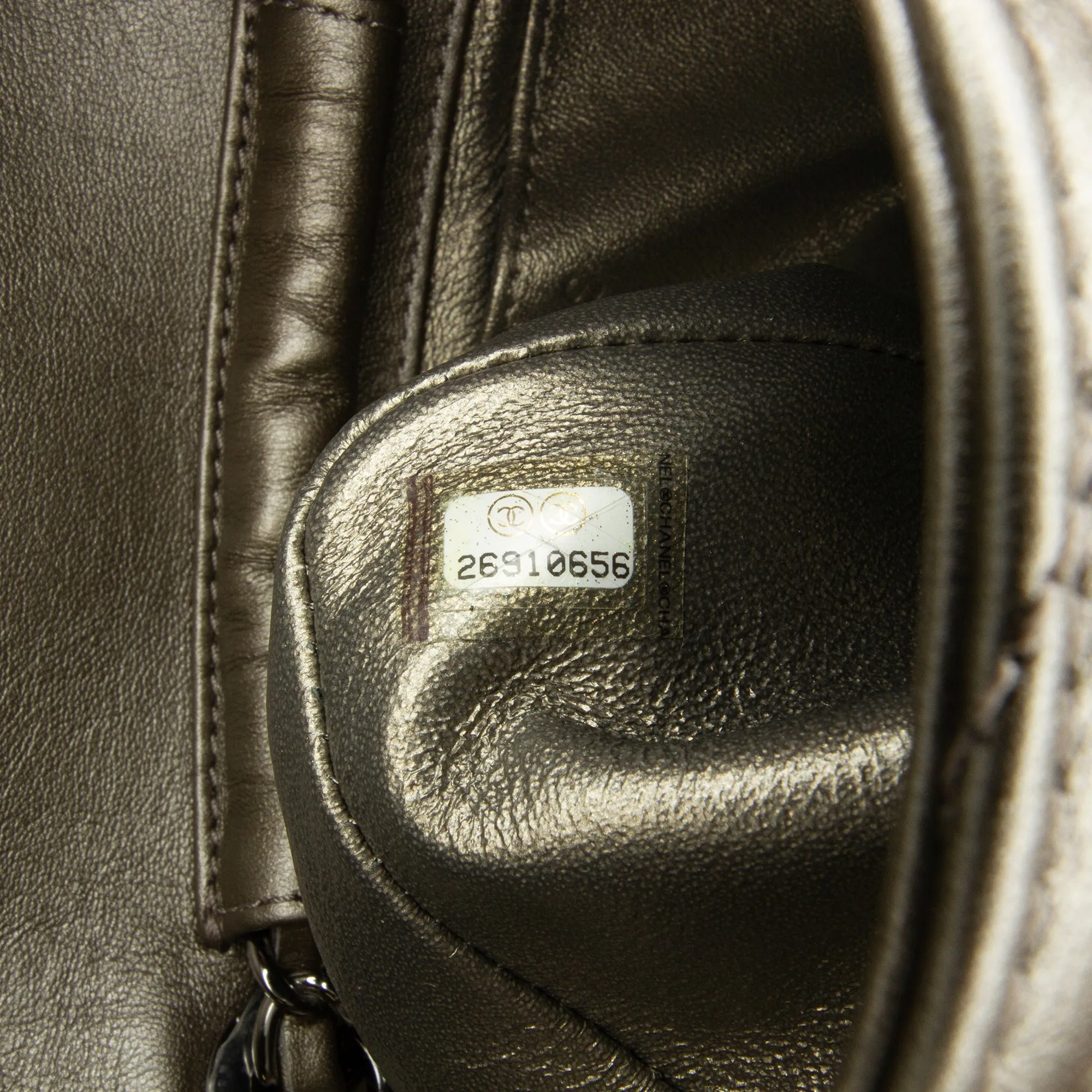 Small Chevron Data Center Envelope Flap Bag
