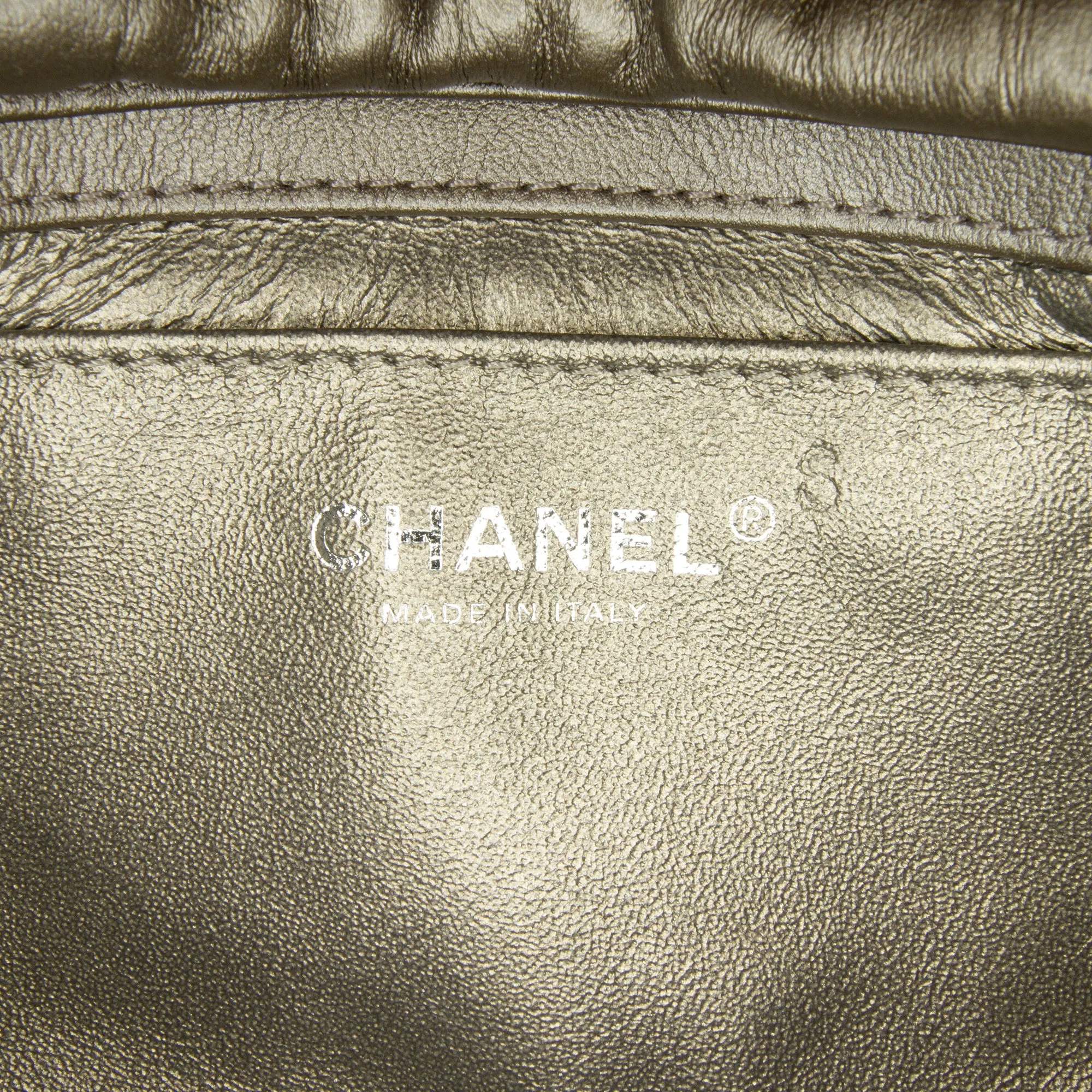 Small Chevron Data Center Envelope Flap Bag