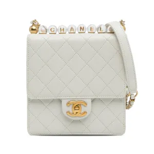 Small Chic Pearls Flap