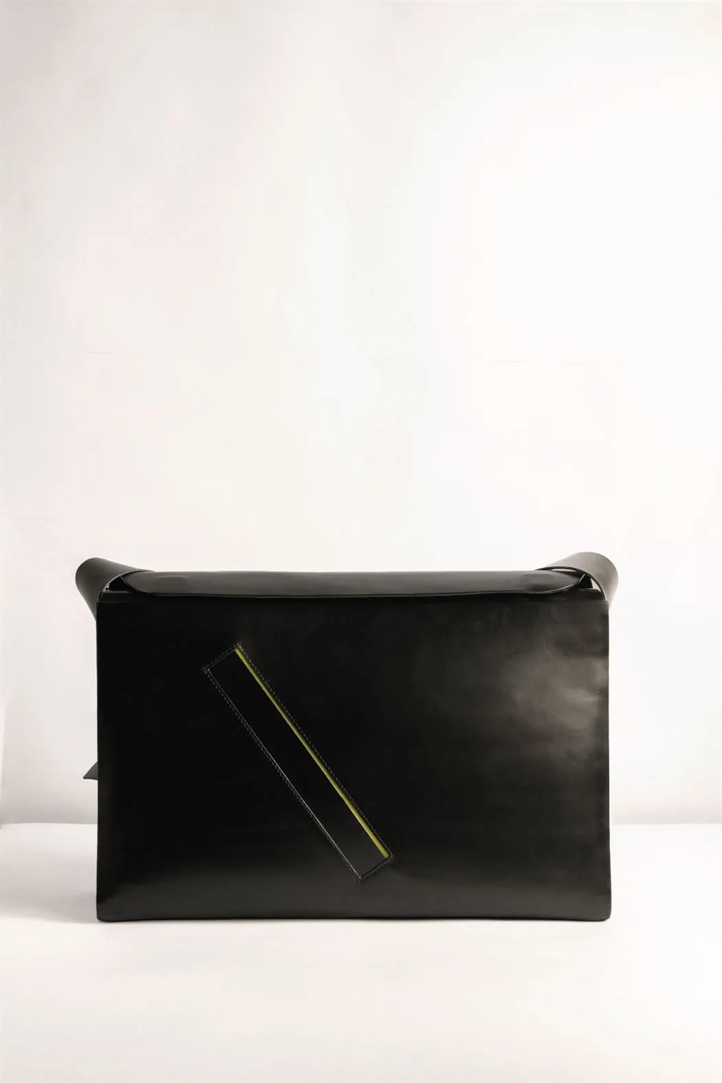 Tanned   I   Pocket Messenger H    Laptop Bag, Tote, Messenger, Crossbody  Black  TO/PMH-BLK  I Leather Bag